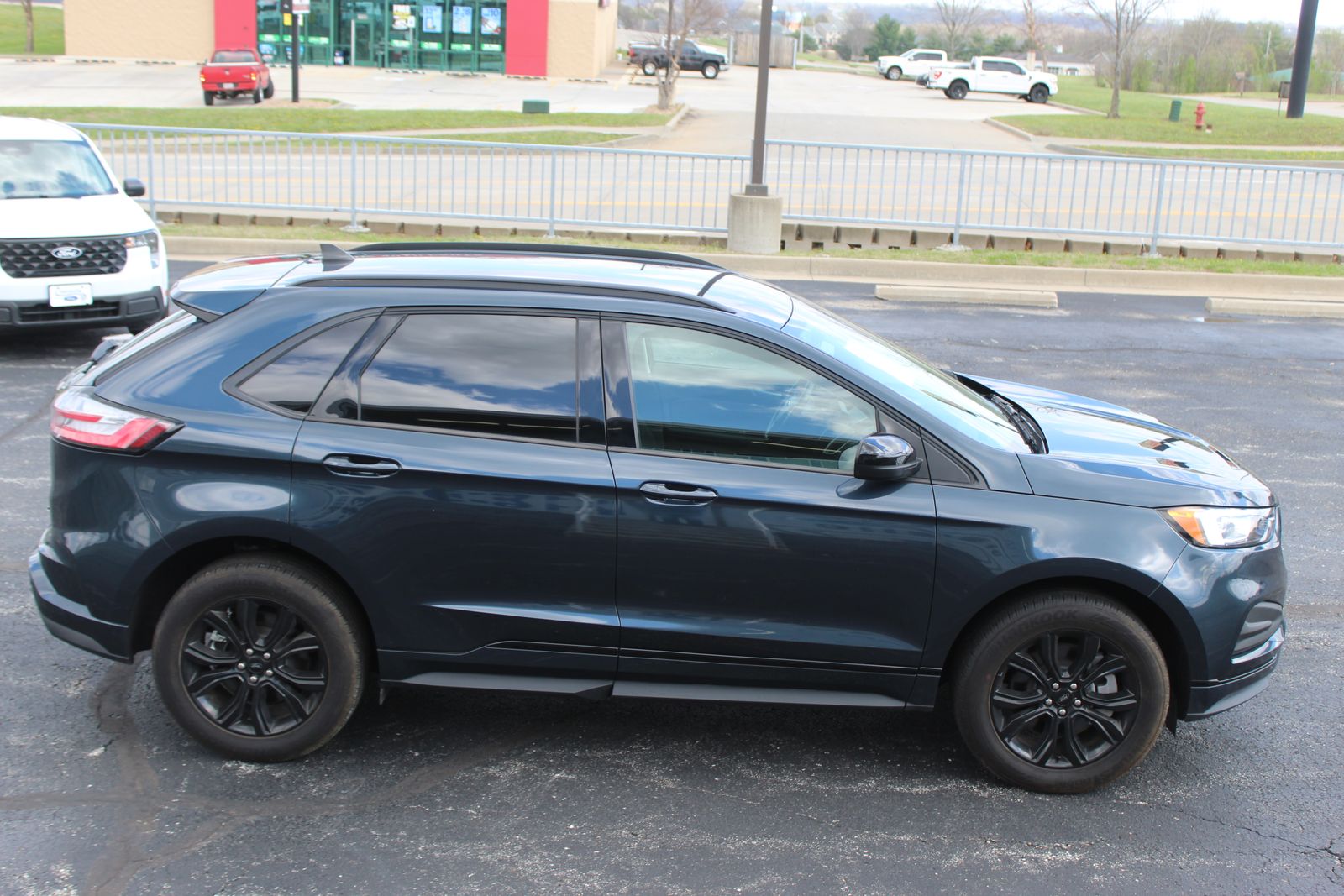 View vehicle photo 7