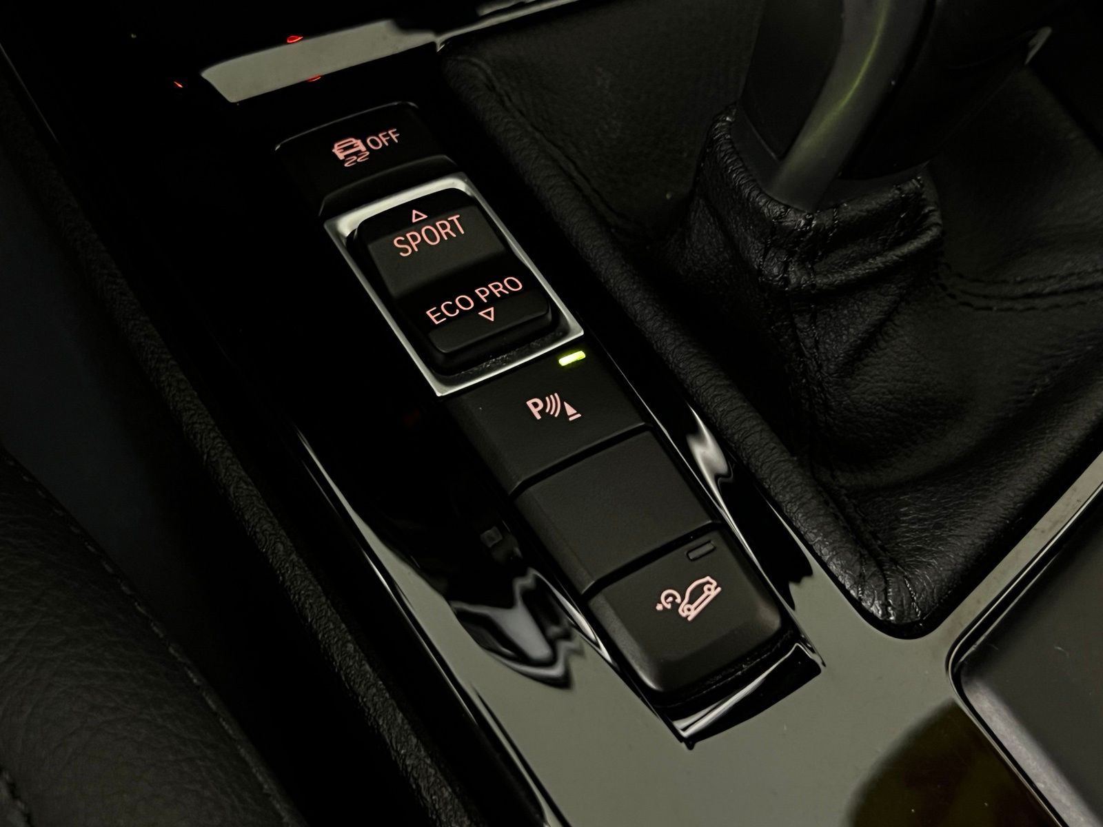 Thumbnail: 2022 BMW X2 - 22