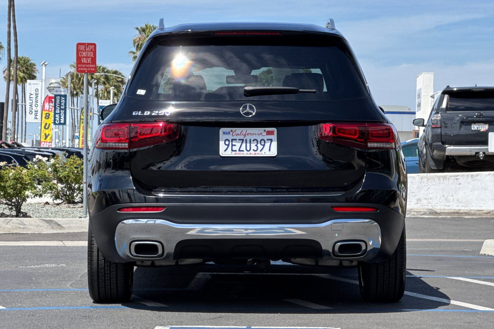 View vehicle photo 5