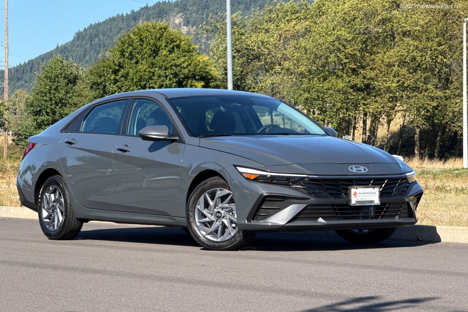 Ecotronic Gray Pearl 2026 Hyundai Elantra Hybrid Sedan Front-Wheel Drive 6-Speed Dual Clutch