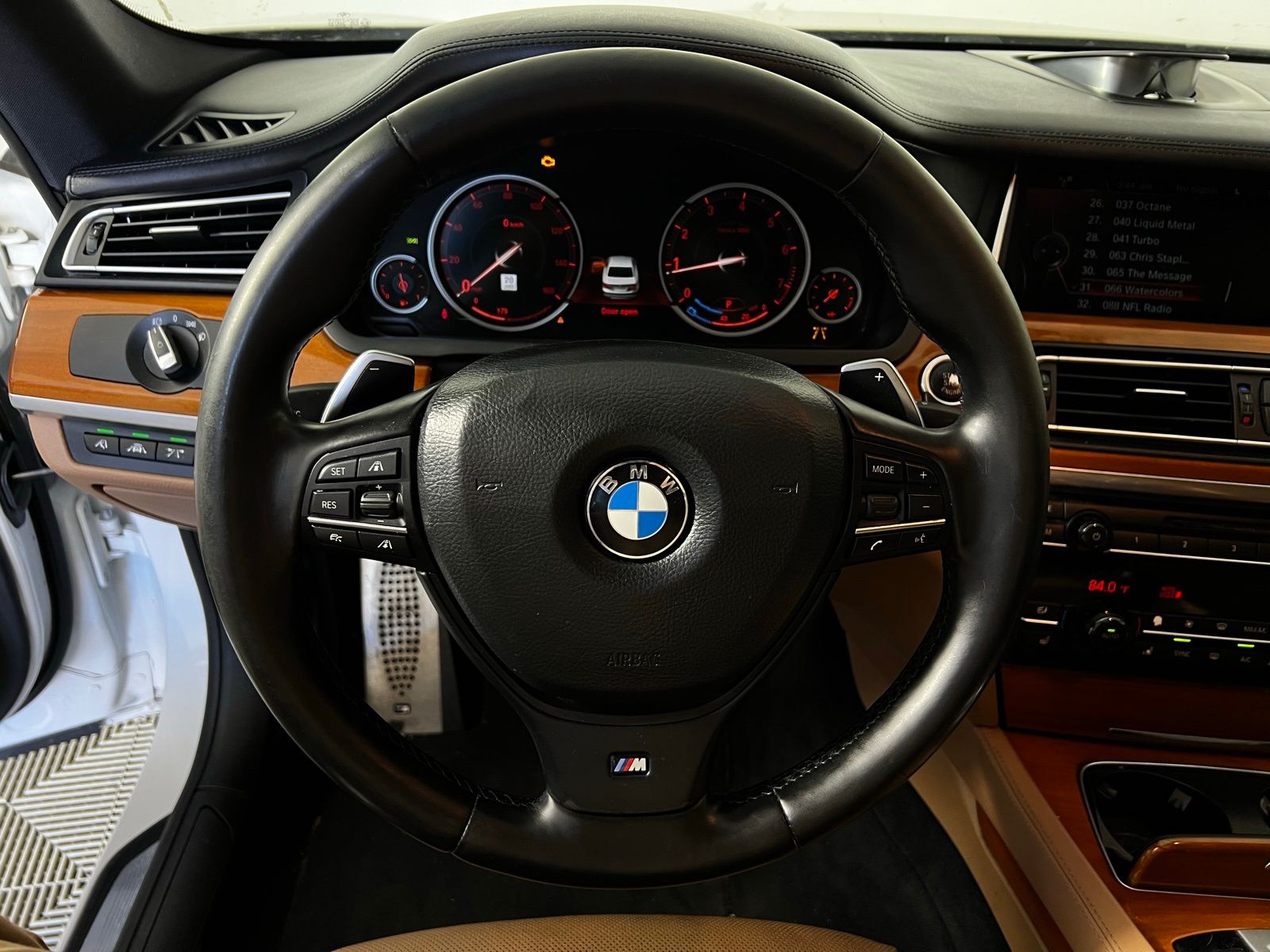 Thumbnail: 2014 BMW 7 Series - 9