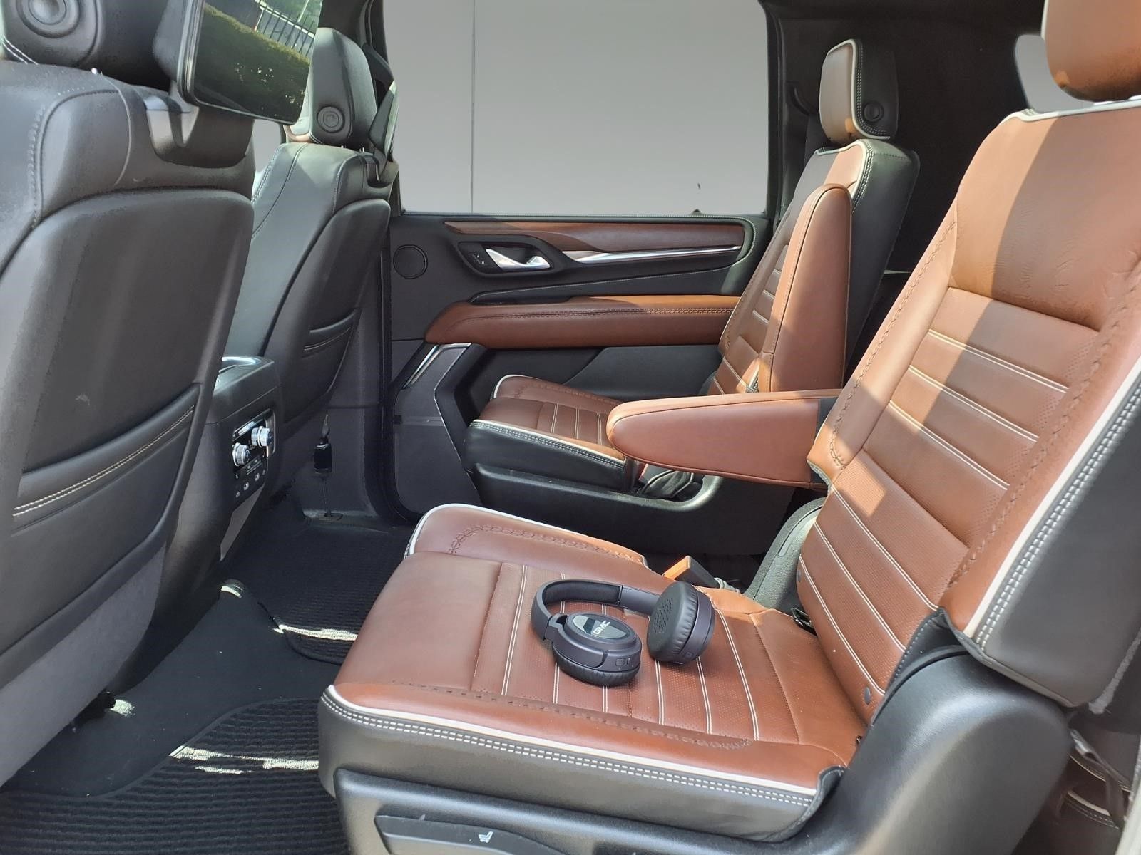 2024 GMC Yukon XL Denali Ultimate White at River Oaks CDJR