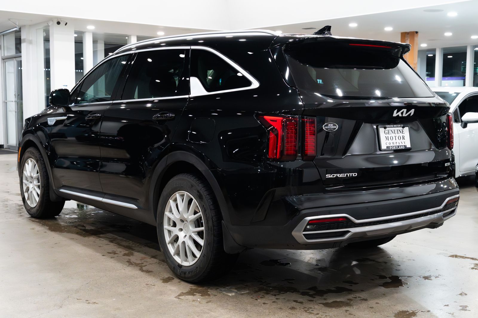 View vehicle photo 6