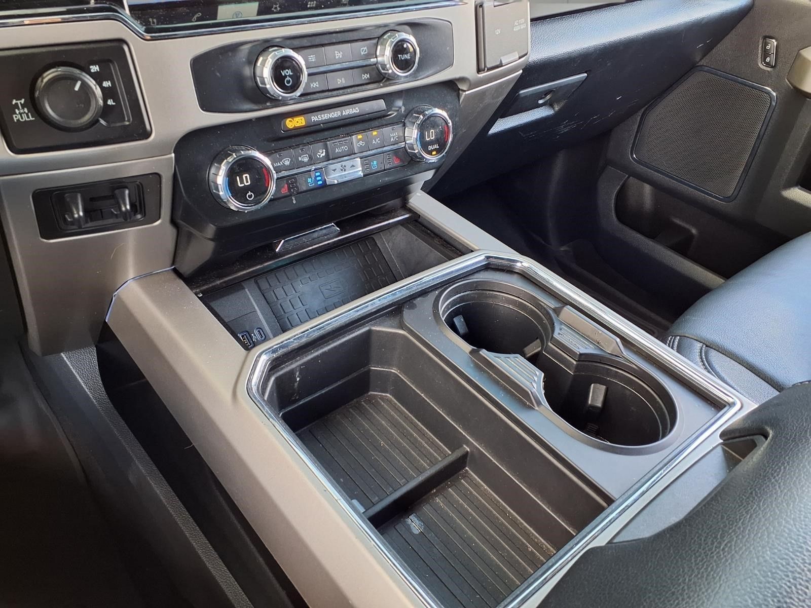 2022 Ford F-250SD Lariat Black at Autostrade
