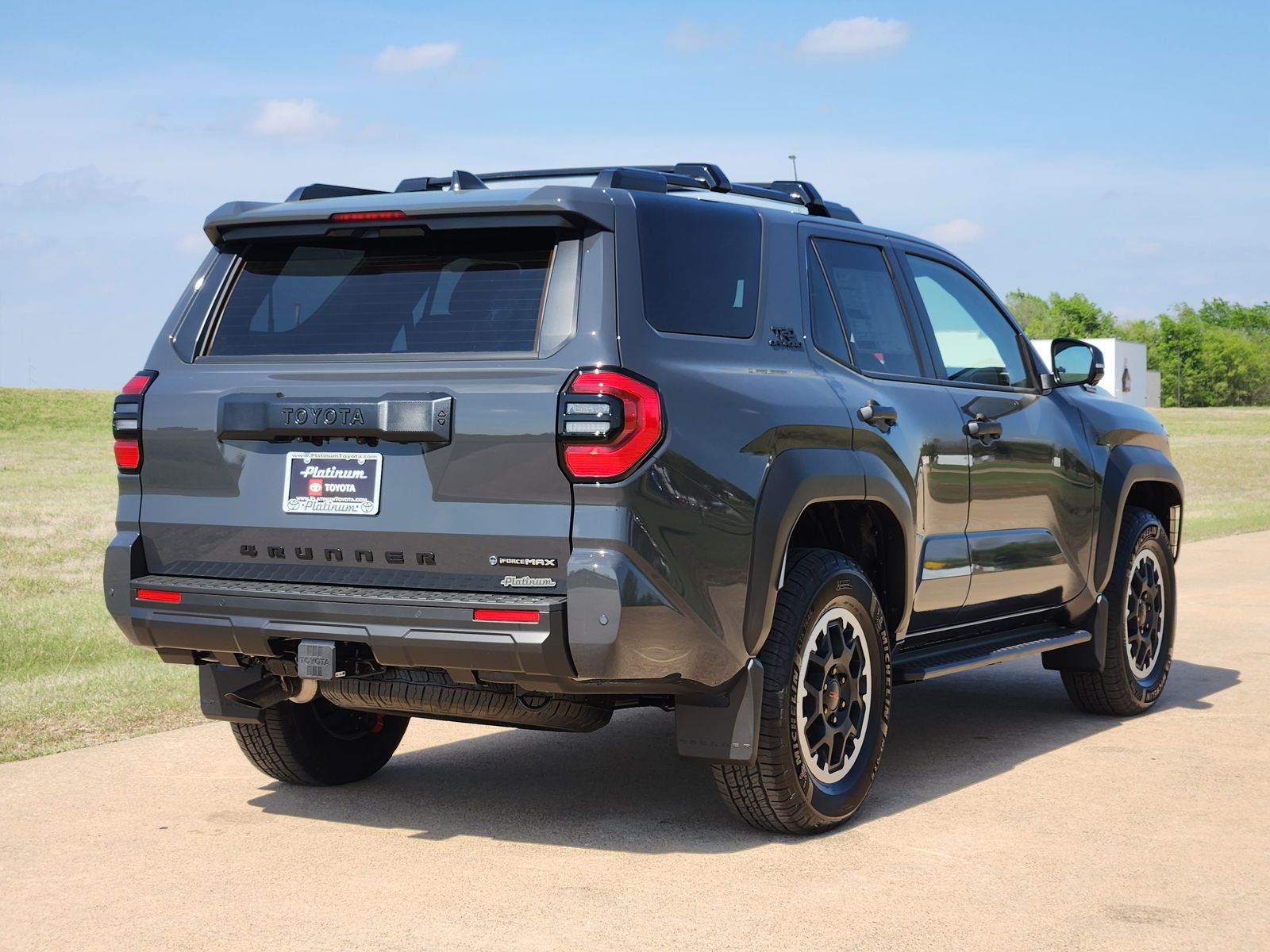 View vehicle photo 4