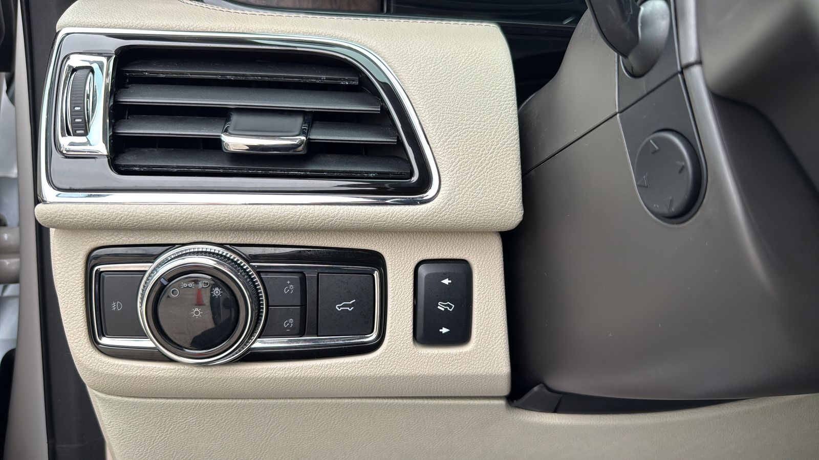 Used Car 2018 Lincoln Navigator  Select For Sale Under $25,000 In Austin, Texas