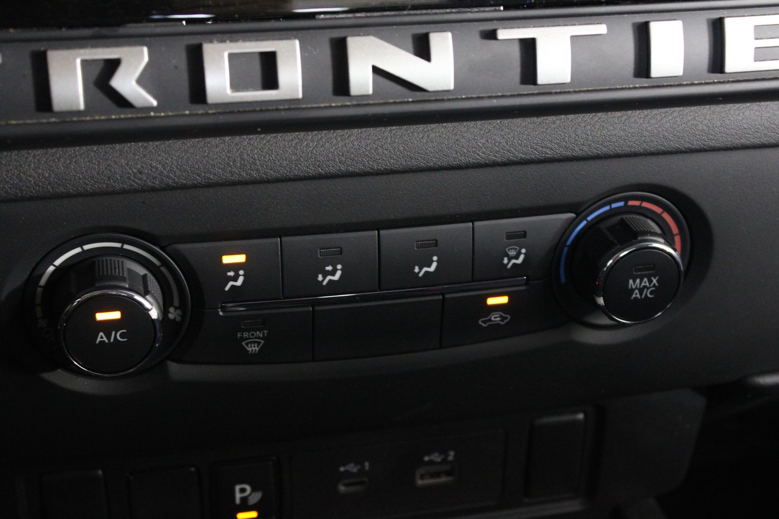 Used 2025 Gray Nissan SV image 23