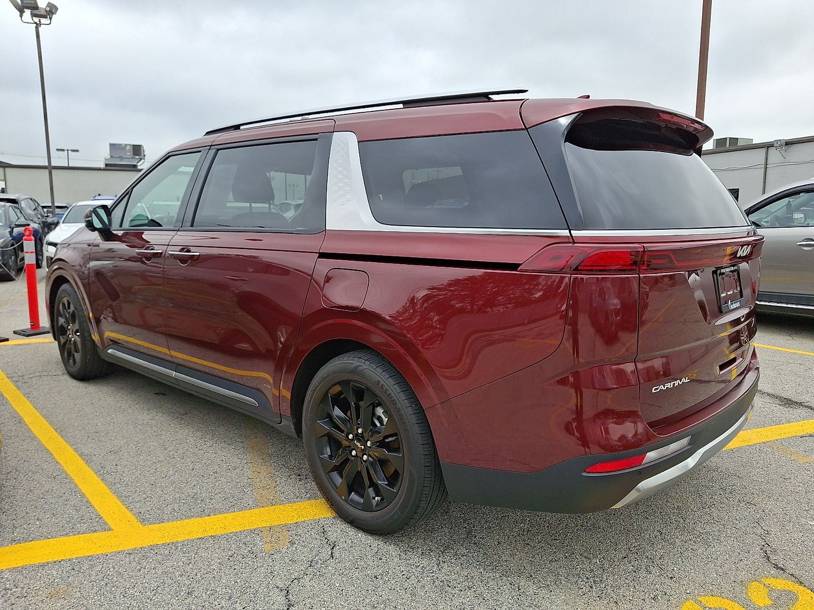 Used 2024 Kia Carnival Van
