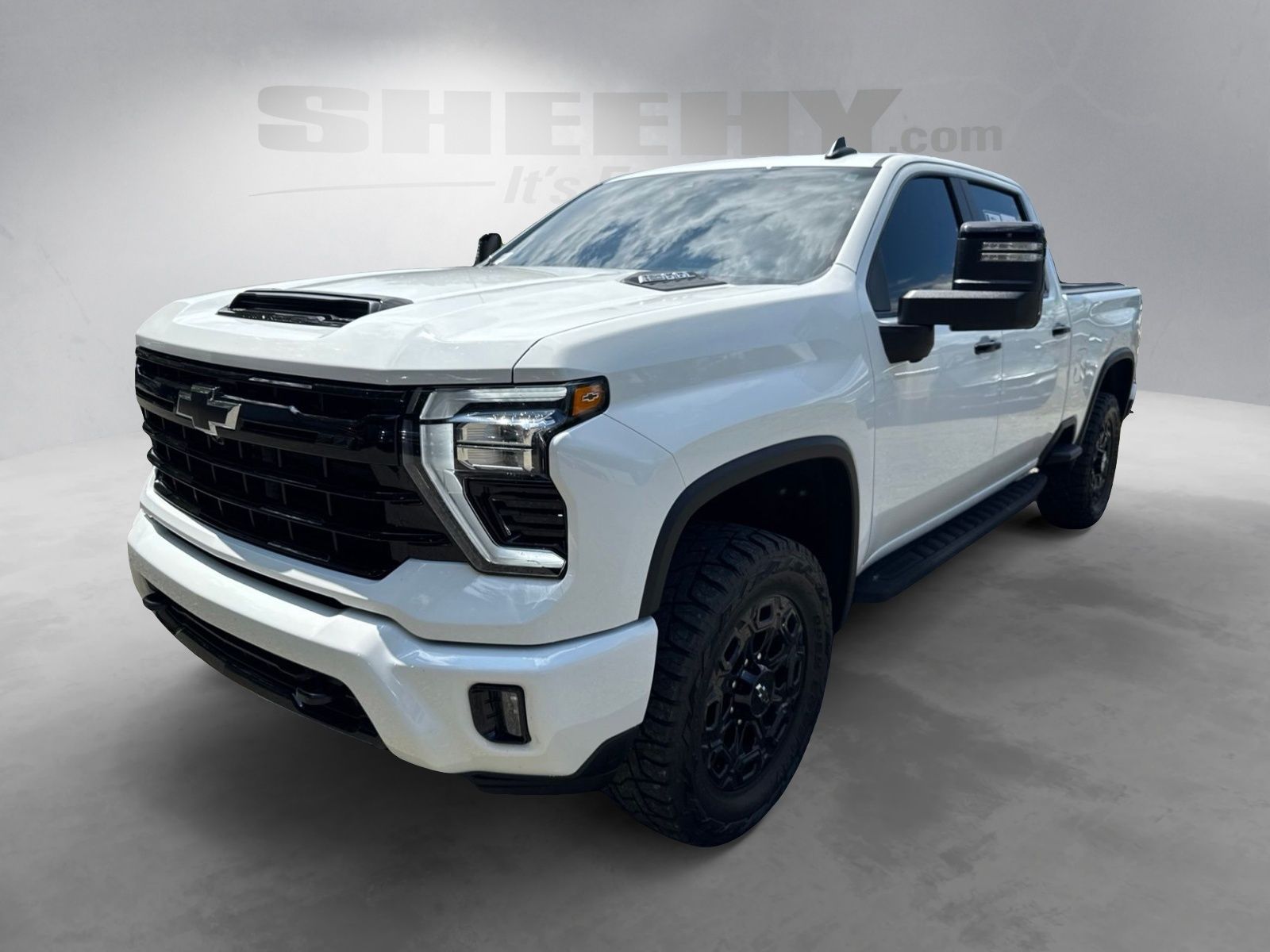 Used 2024 Summit White Chevrolet LT image 15