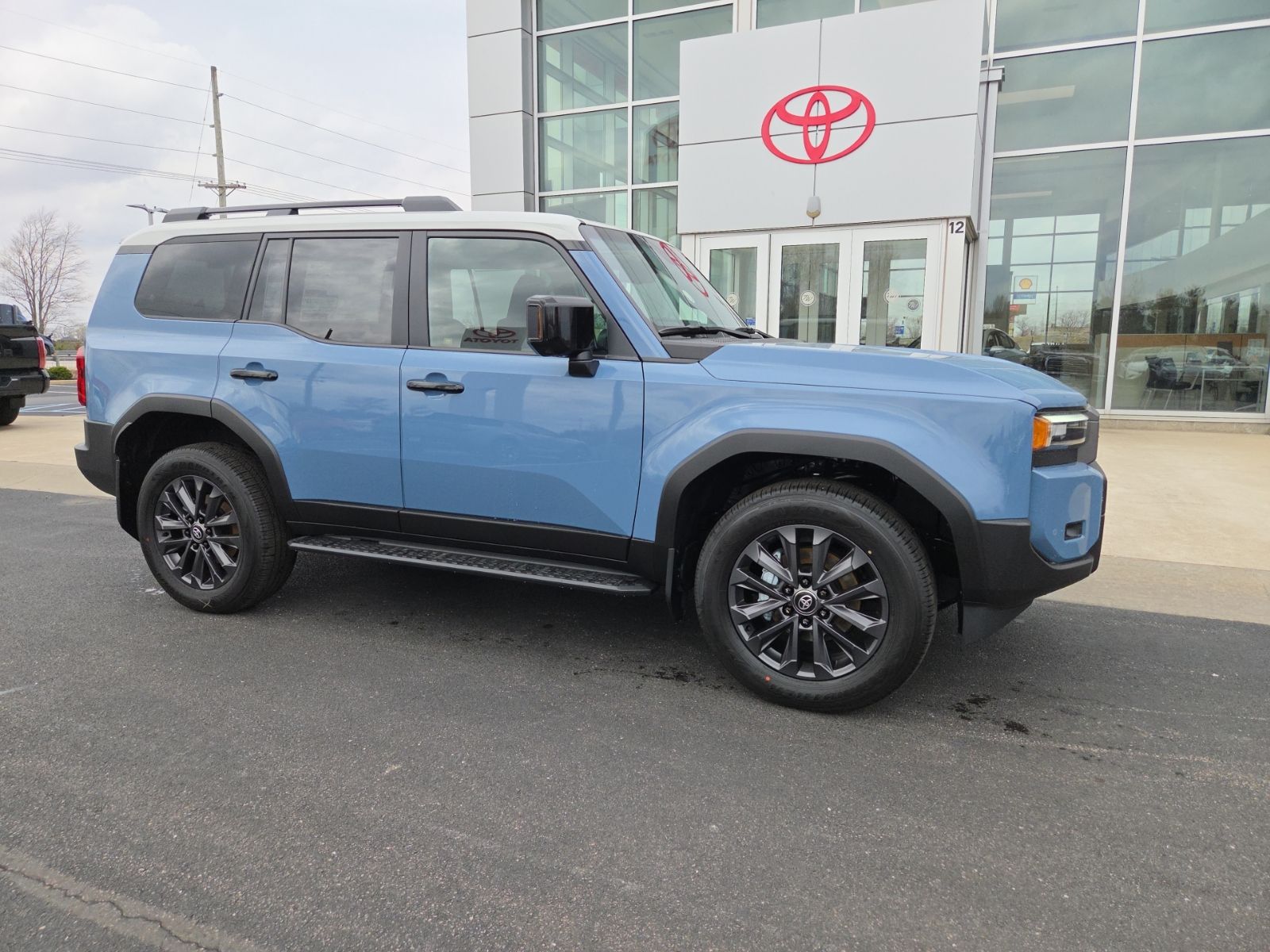 View vehicle photo 2