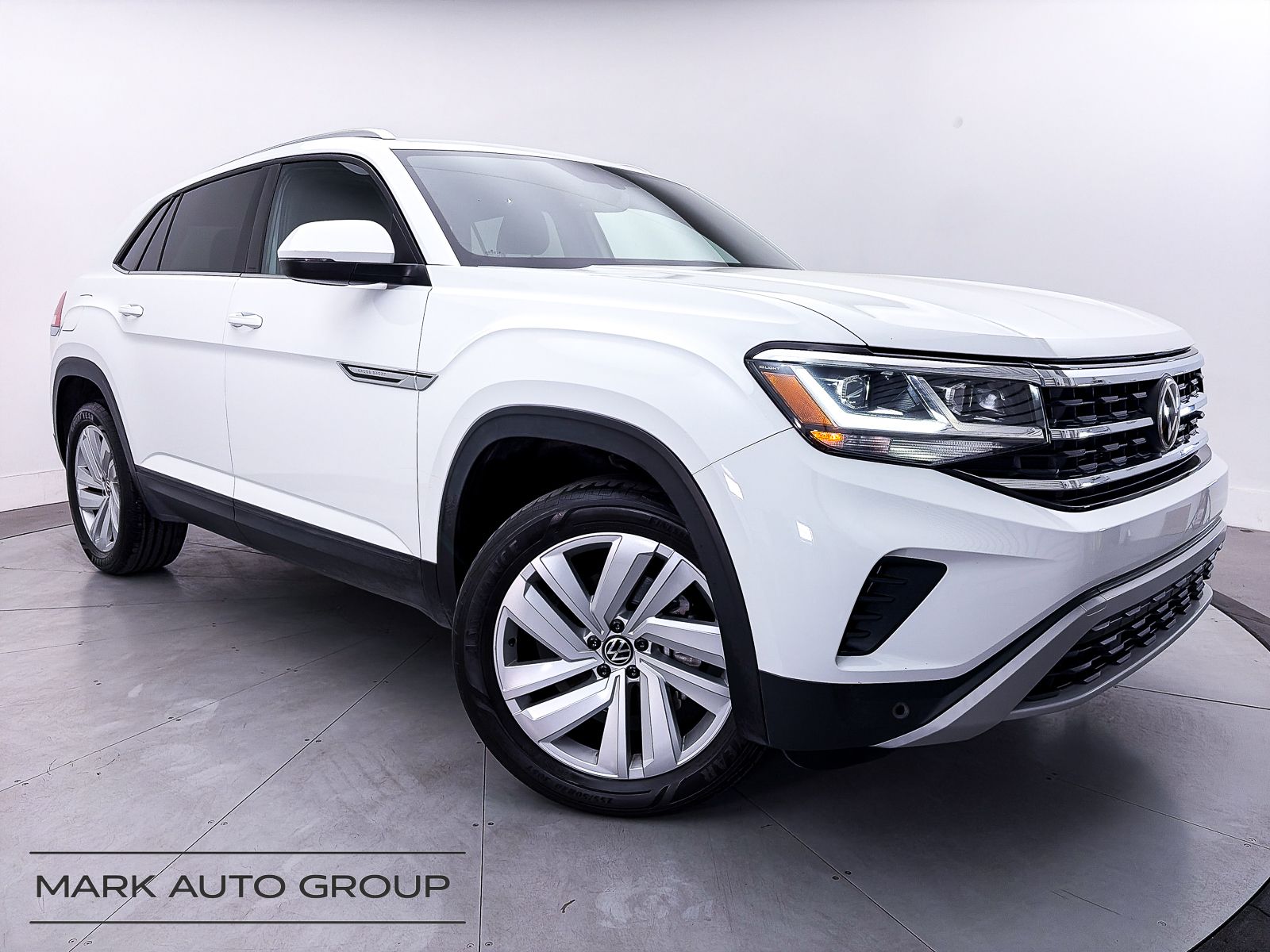 2023 Volkswagen Atlas Cross Sport 2.0T SE w/Technology