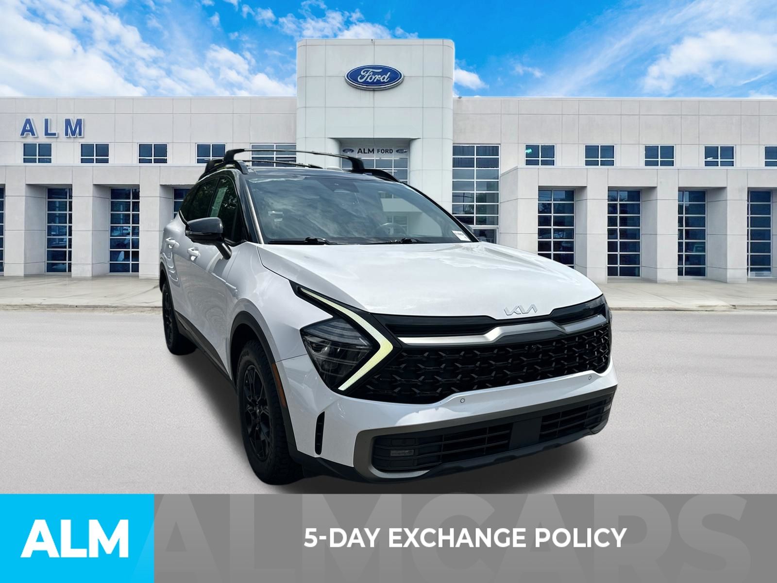 Certified Used 2024 White Kia X-Pro Prestige image 3