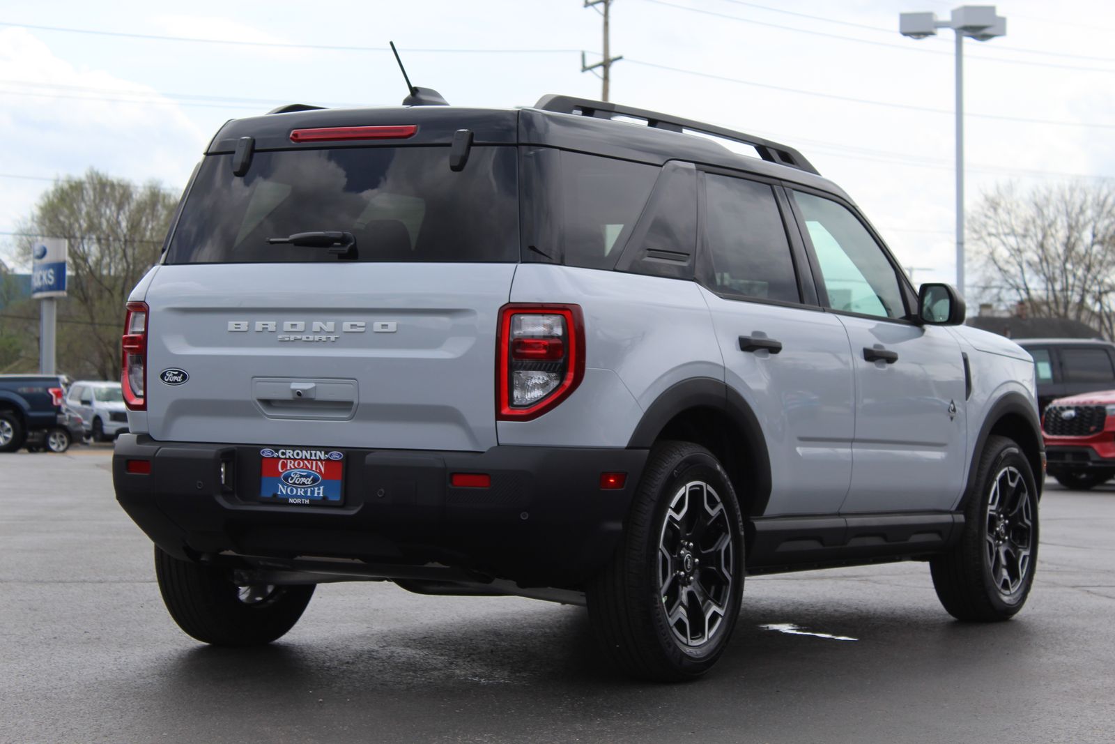 View vehicle photo 7