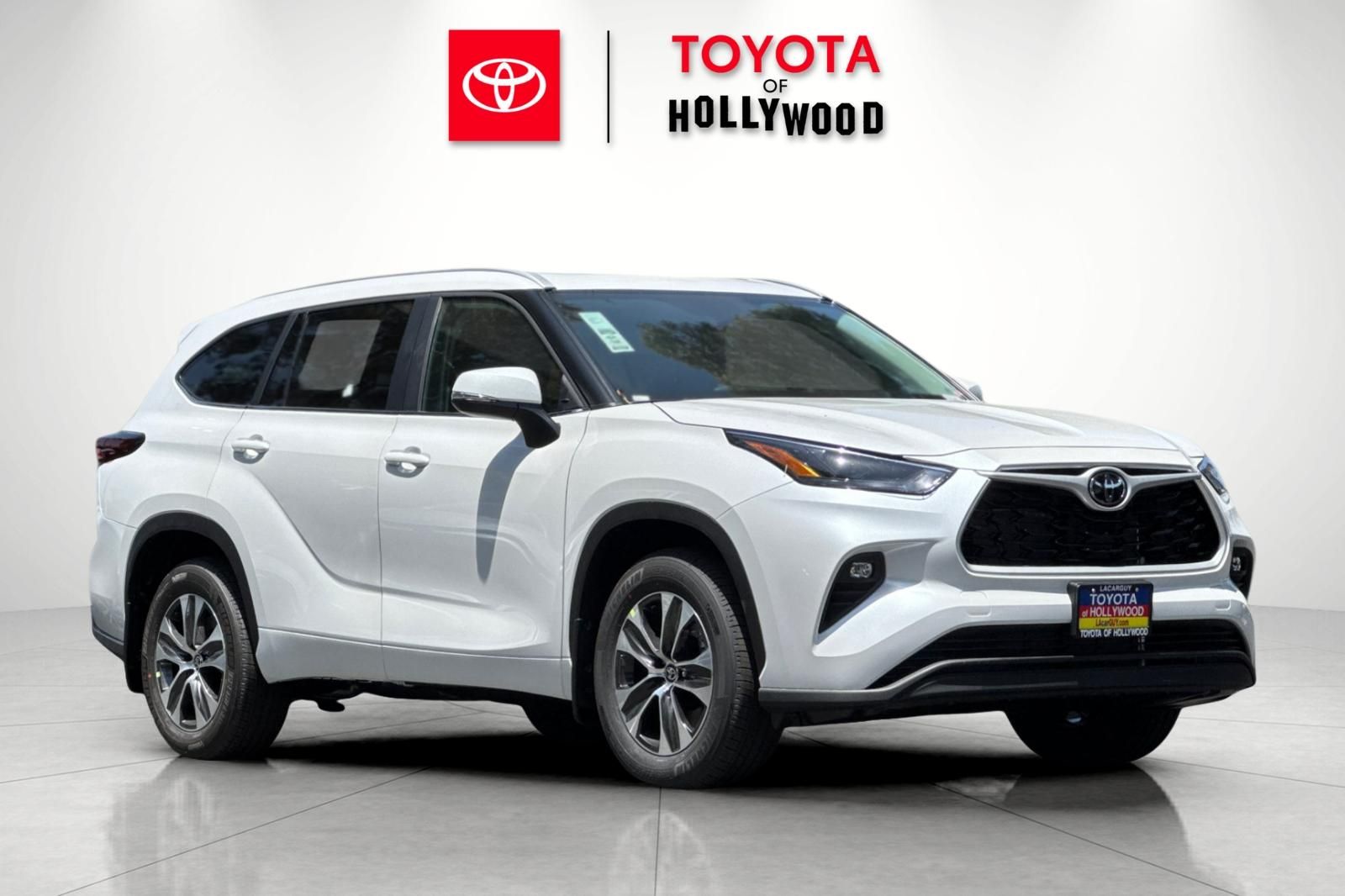 Pearl 2026 Toyota Highlander XLE AWD SUV / Crossover All-Wheel Drive 8-Speed Automatic
