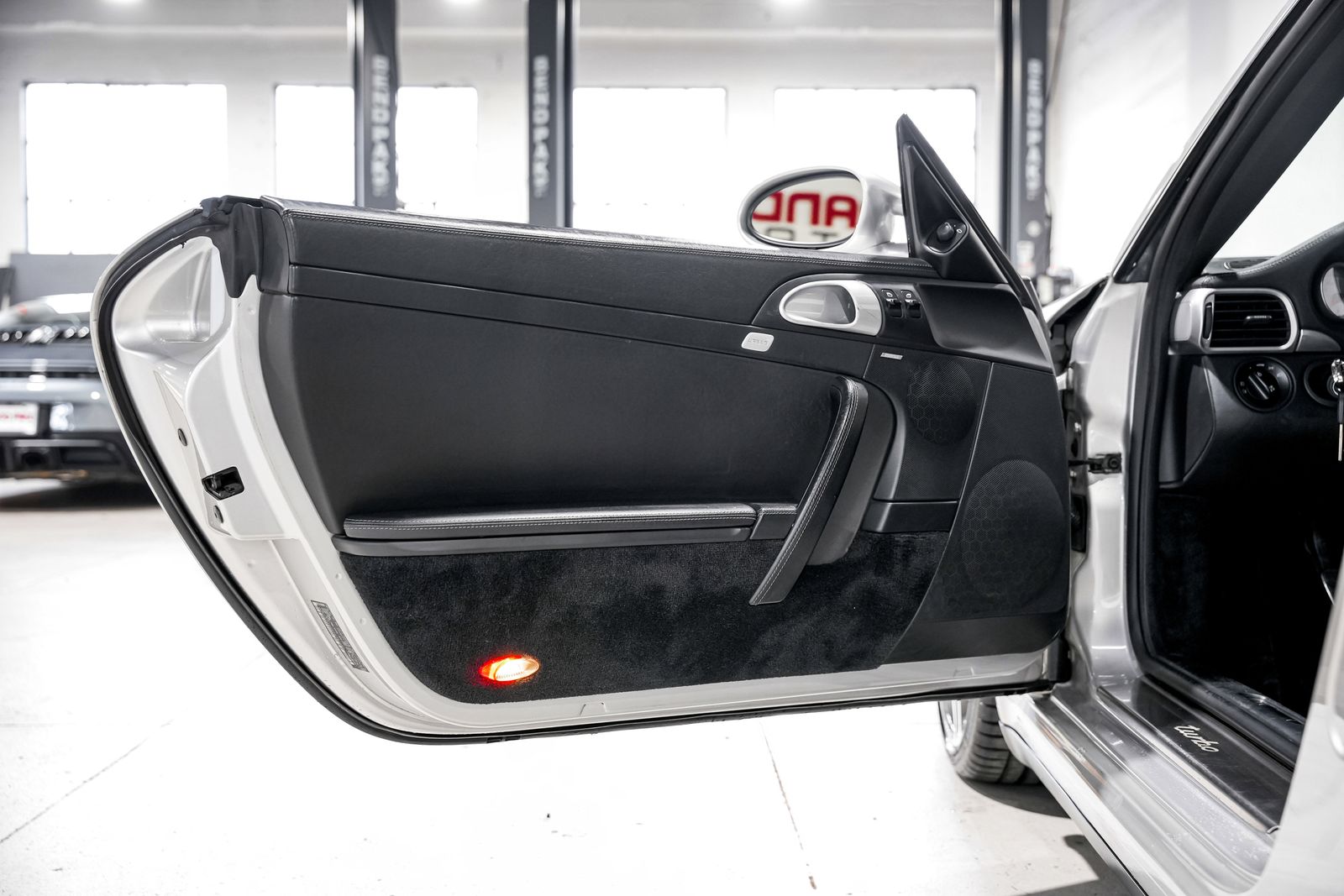 2007 Porsche 911 Turbo — photo 19