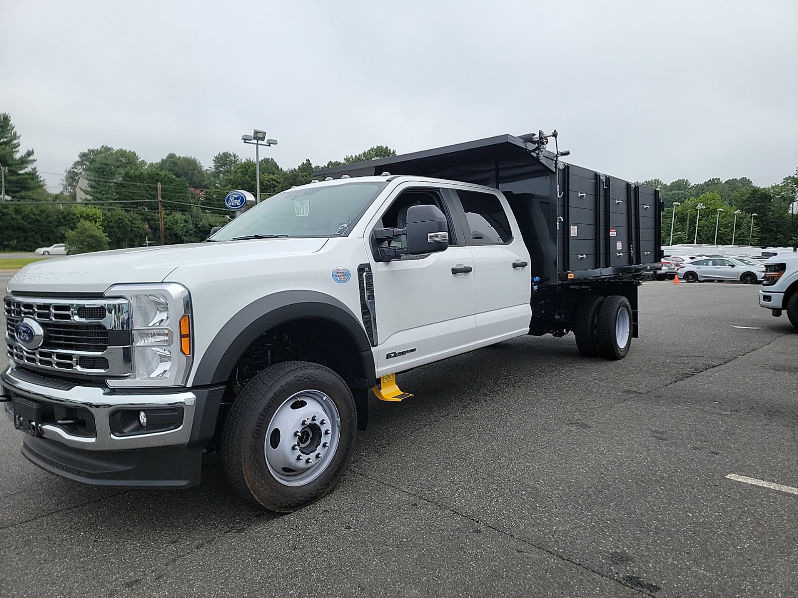 New 2025 Oxford White Ford XL DUMP BODY image 3