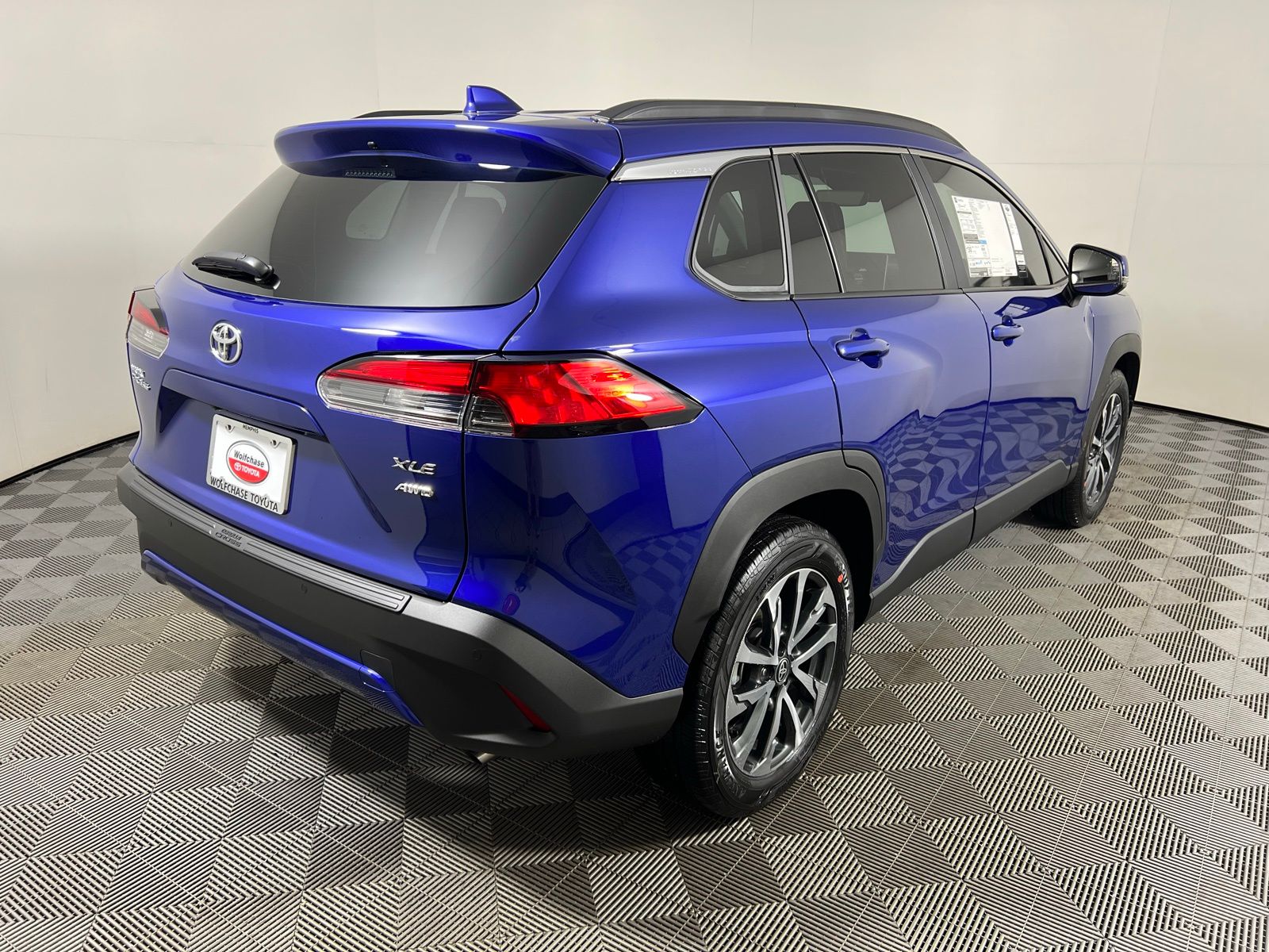 2025 Toyota Corolla Cross XLE 5