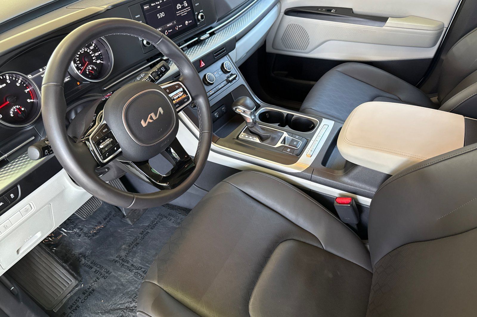 Used 2024 Kia Carnival Van