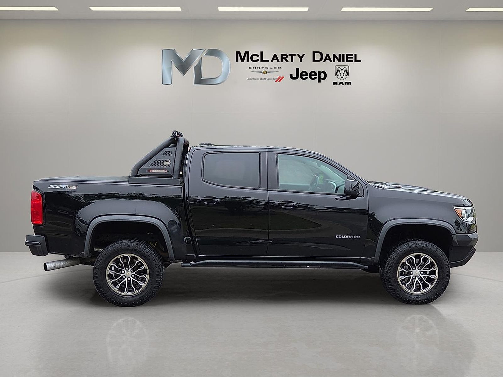 View vehicle photo 6