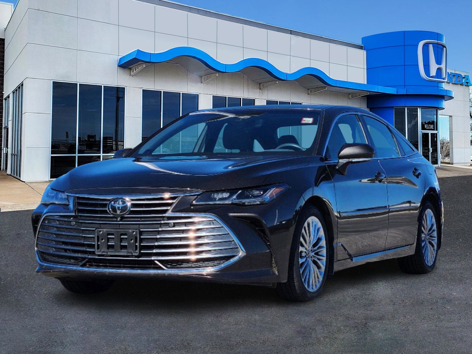 2019 Toyota Avalon Limited 3