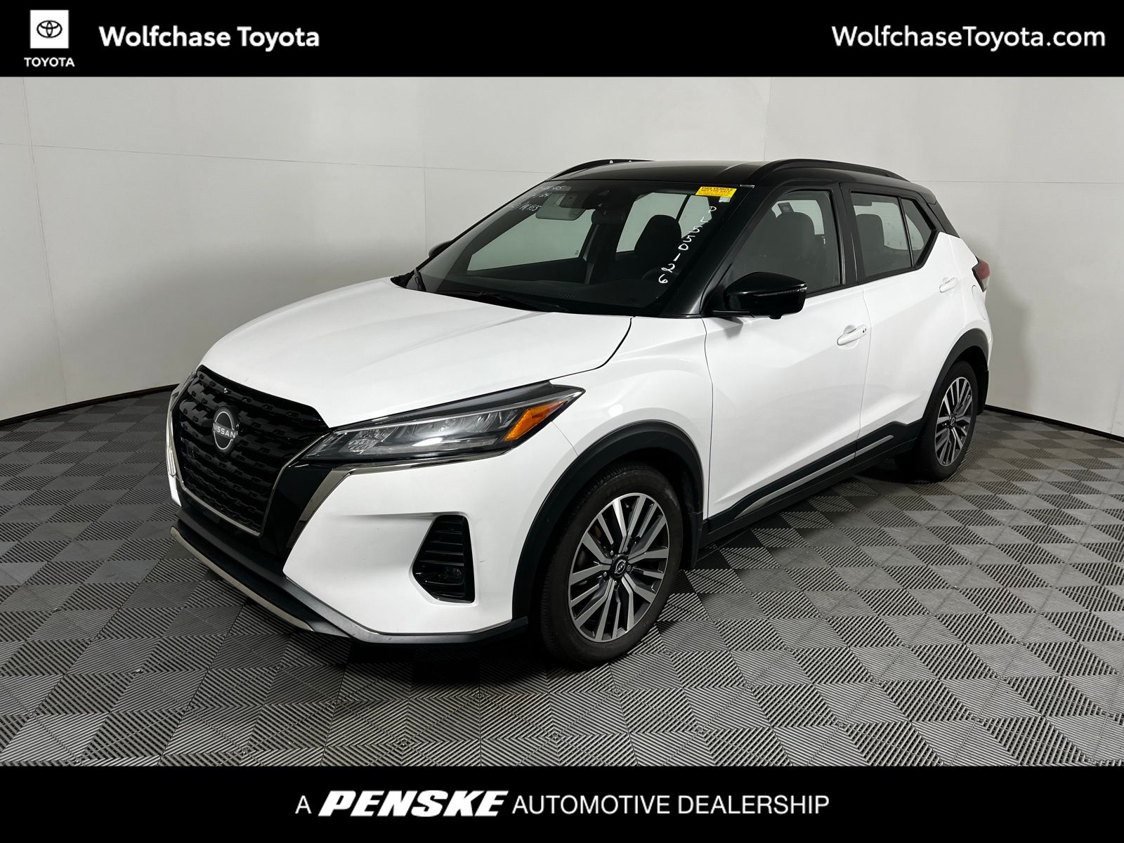 Thumbnail: 2023 Nissan Kicks - 1