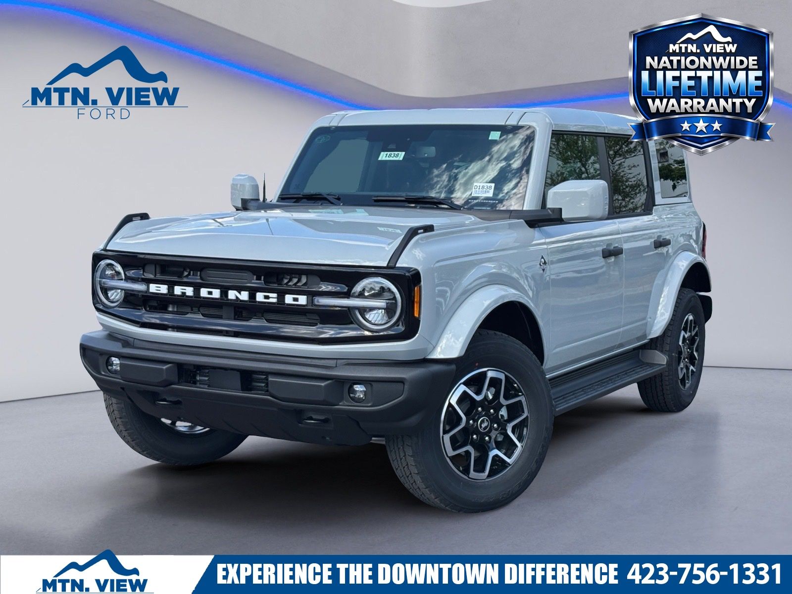 Avalanche Gray 2026 Ford Bronco SUV / Crossover Four-Wheel Drive Automatic