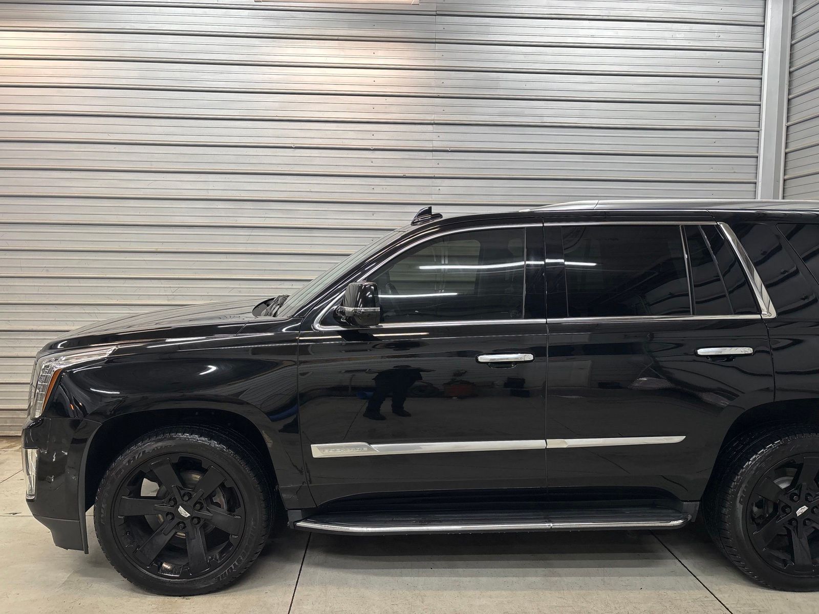Photo 3 of 2019 Cadillac Escalade Luxury