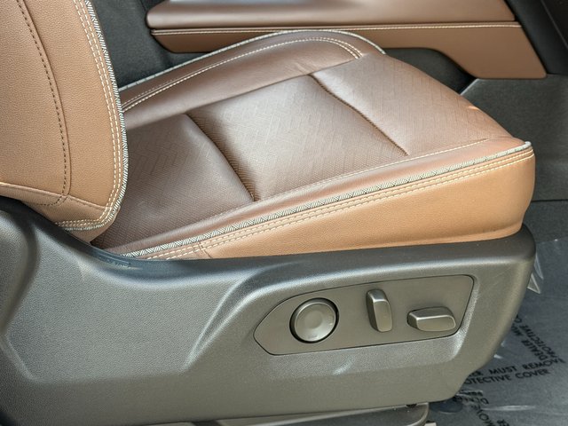 Used 2021 Iridescent Pearl Tricoat Chevrolet High Country image 36