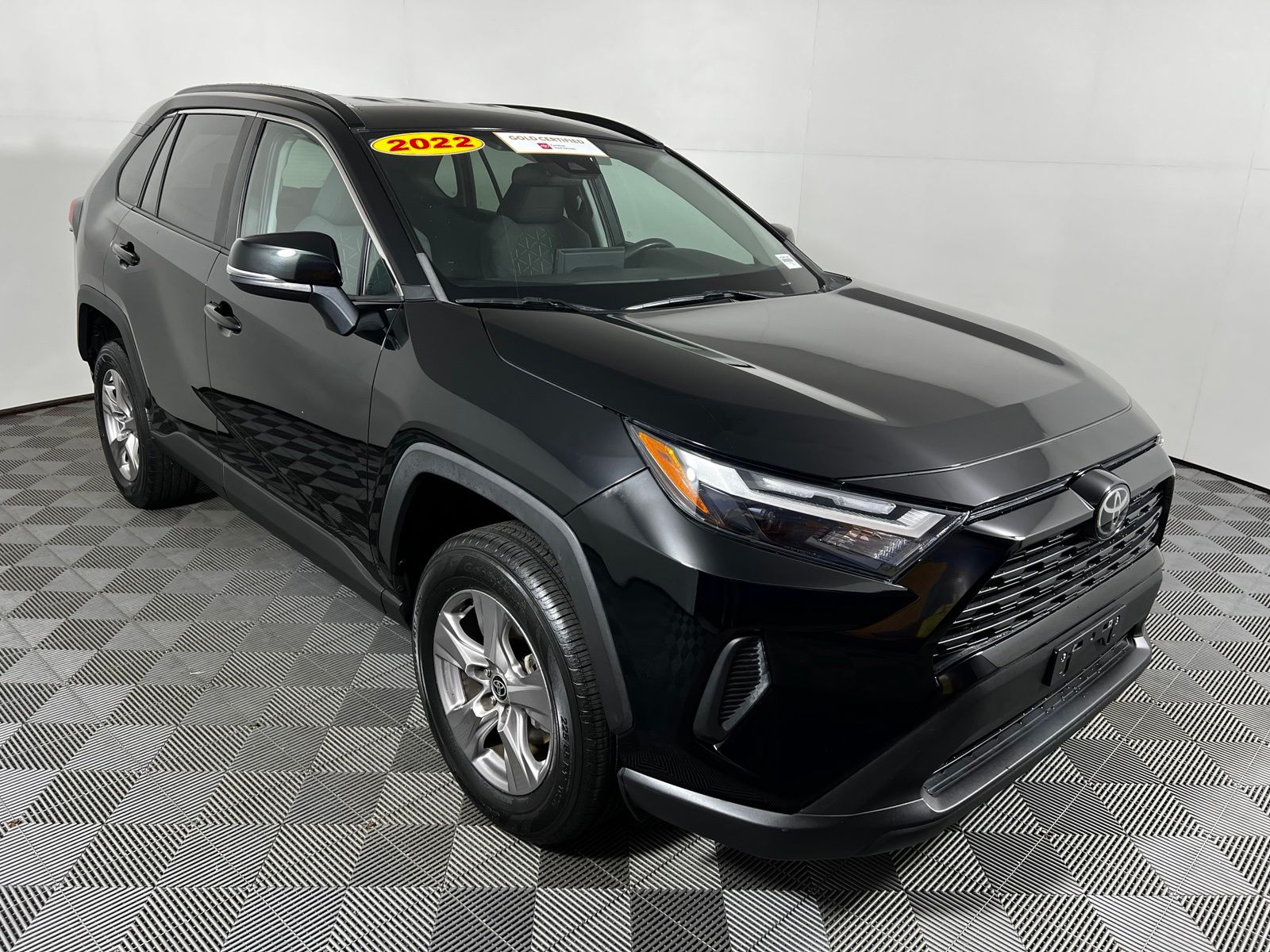 Thumbnail: 2022 Toyota RAV4 - 3