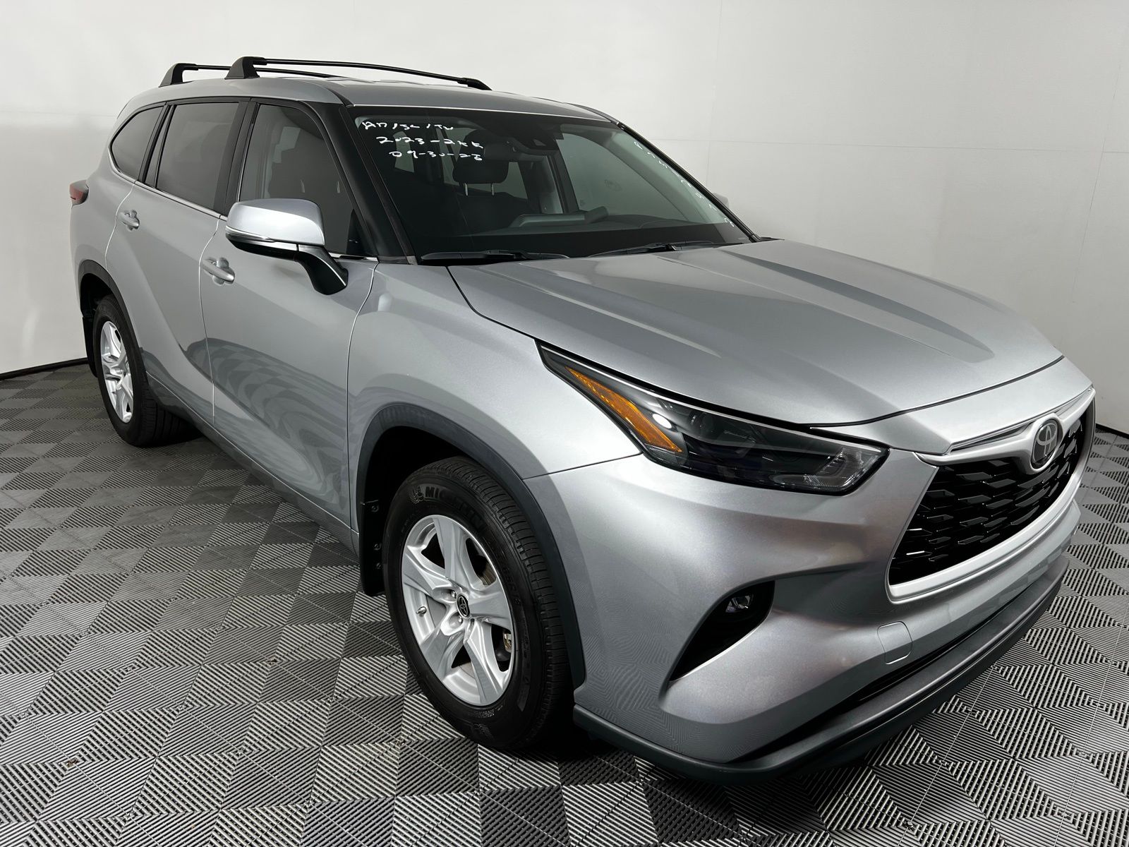 Thumbnail: 2023 Toyota Highlander - 3