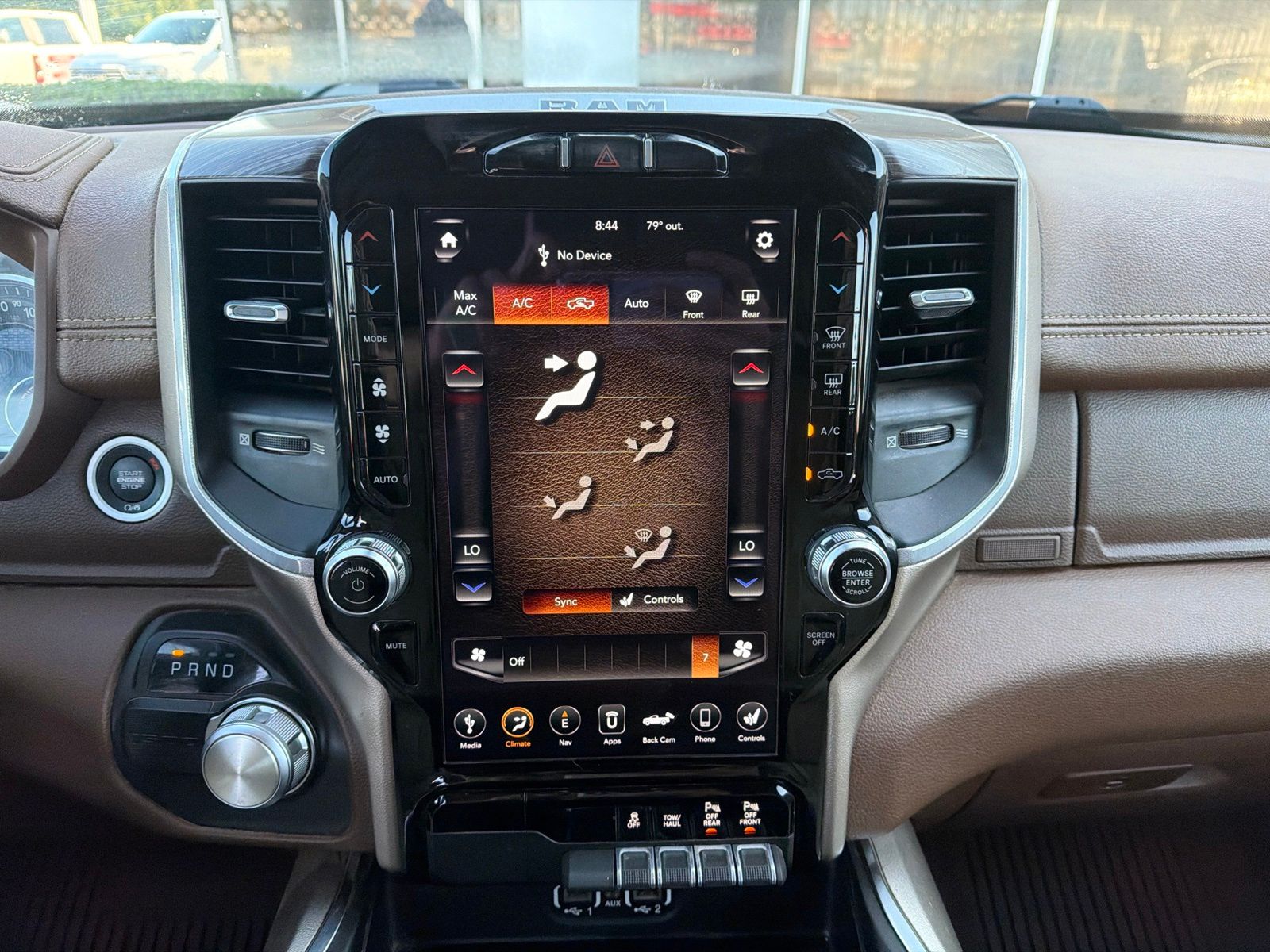 2020 Ram 1500 Laramie - 9