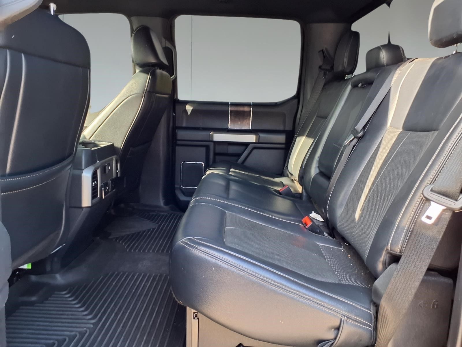 2022 Ford F-250SD Lariat Black at Autostrade