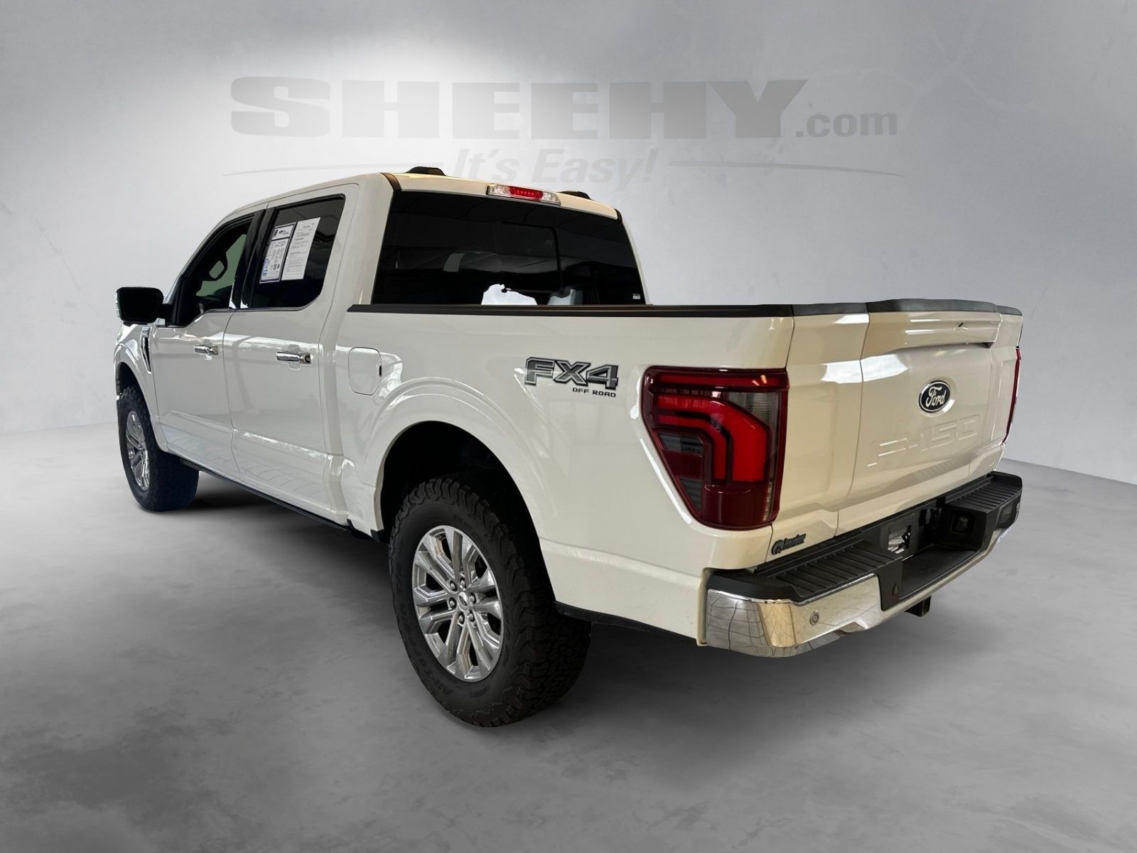 Used 2024 Star White Ford Lariat image 13