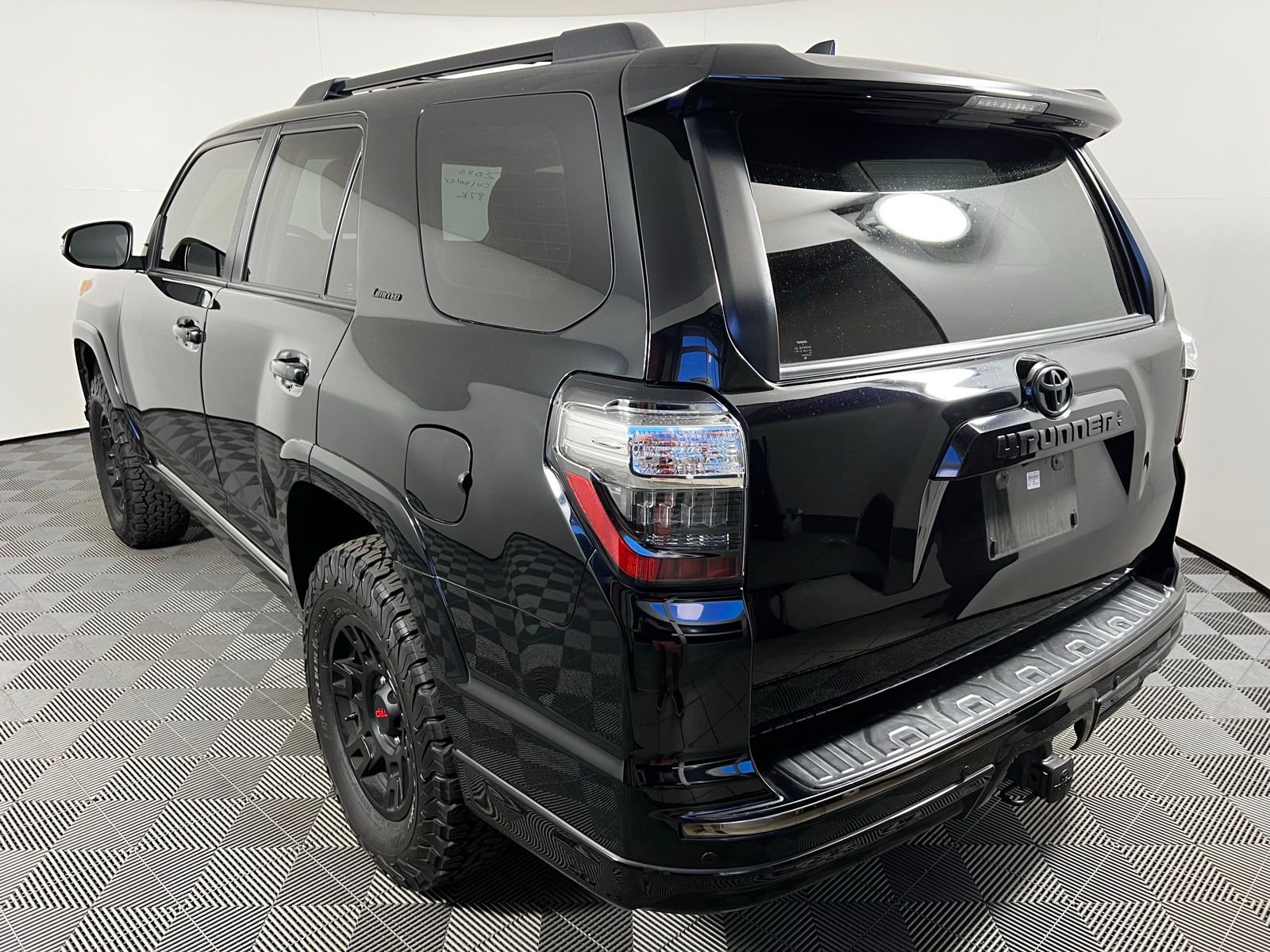 Thumbnail: 2020 Toyota 4Runner - 7