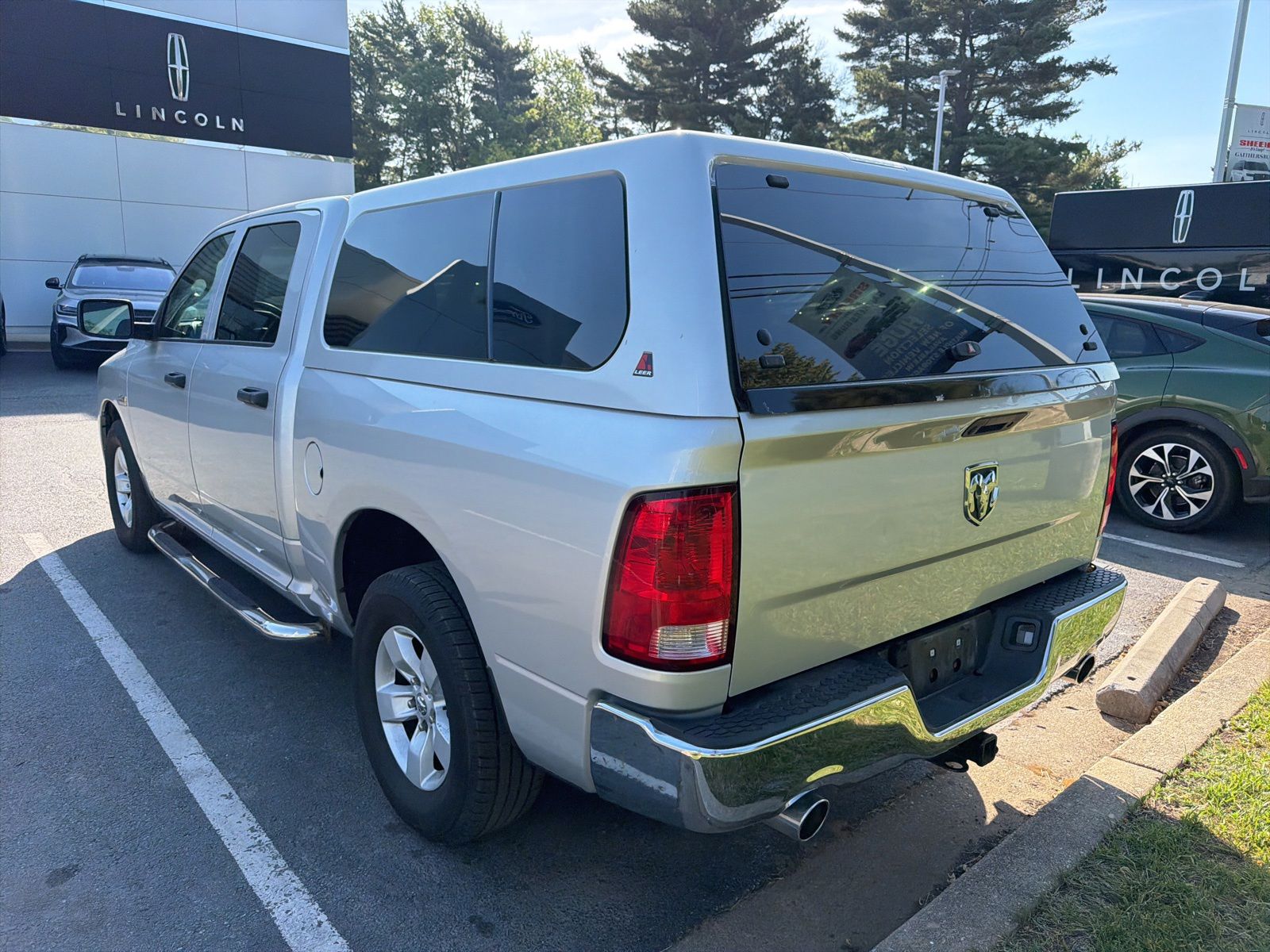 View vehicle photo 5