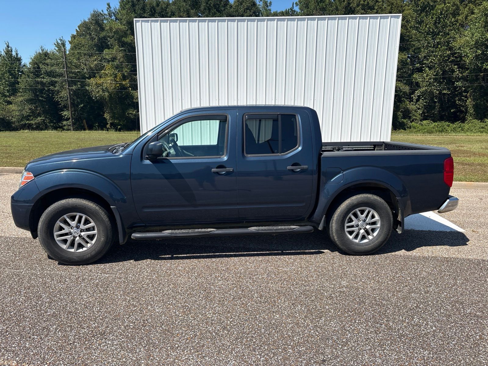 Arctic Blue Metallic 2020 Nissan Frontier Pickup Truck 4X2 9-Speed Automatic