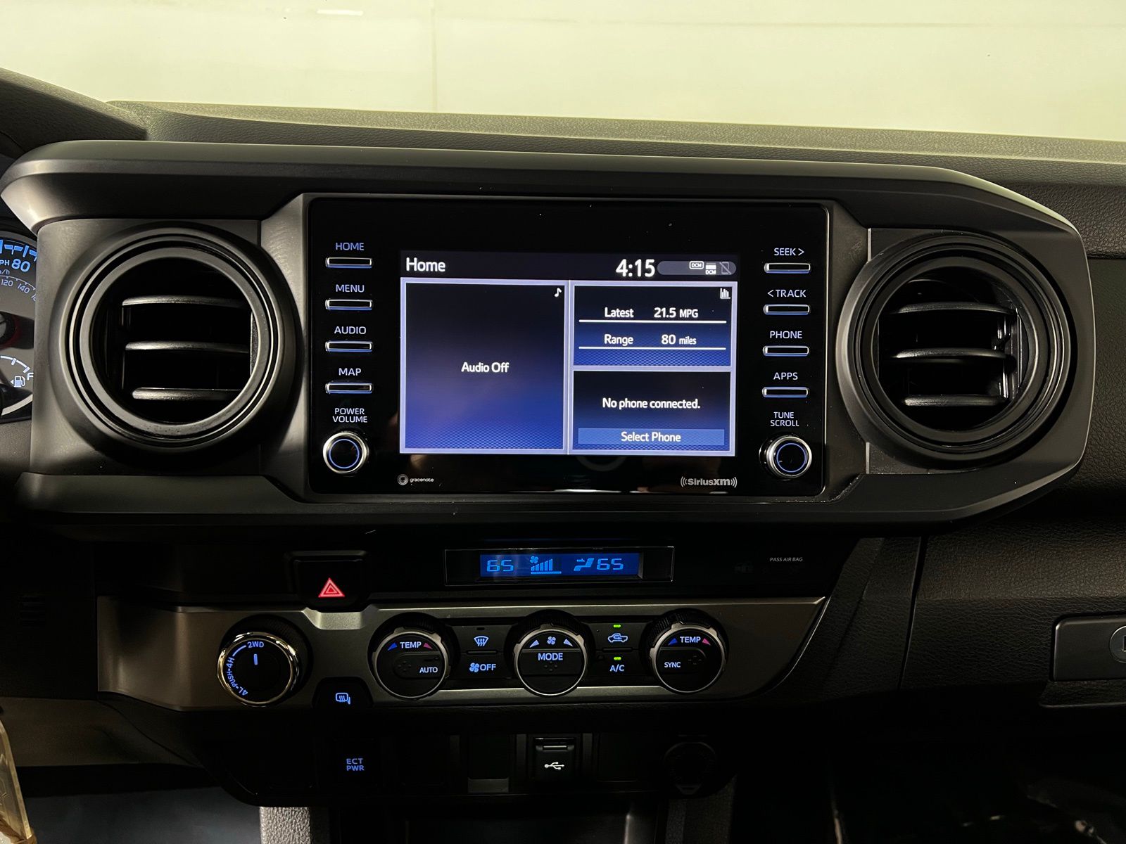 Thumbnail: 2022 Toyota Tacoma - 17