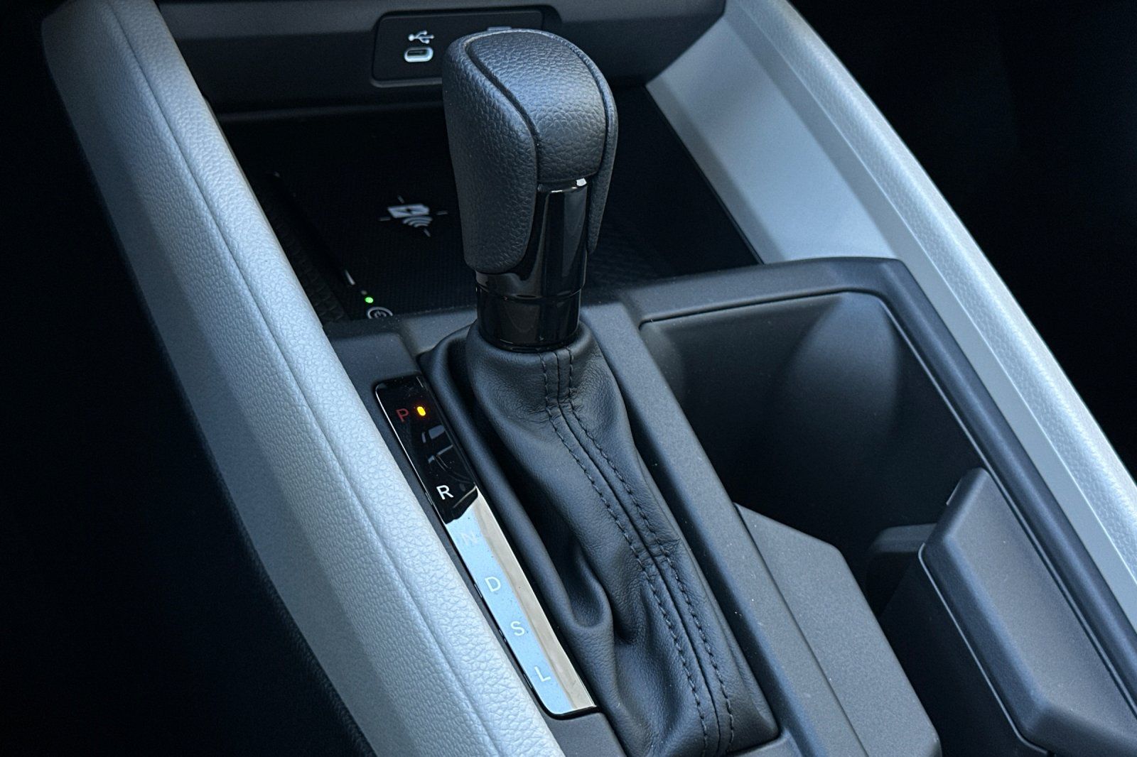 New 2026 Platinum White Pearl Honda SE image 23