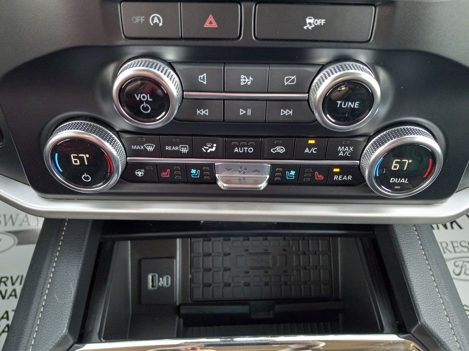 2024 Ford Expedition image 24