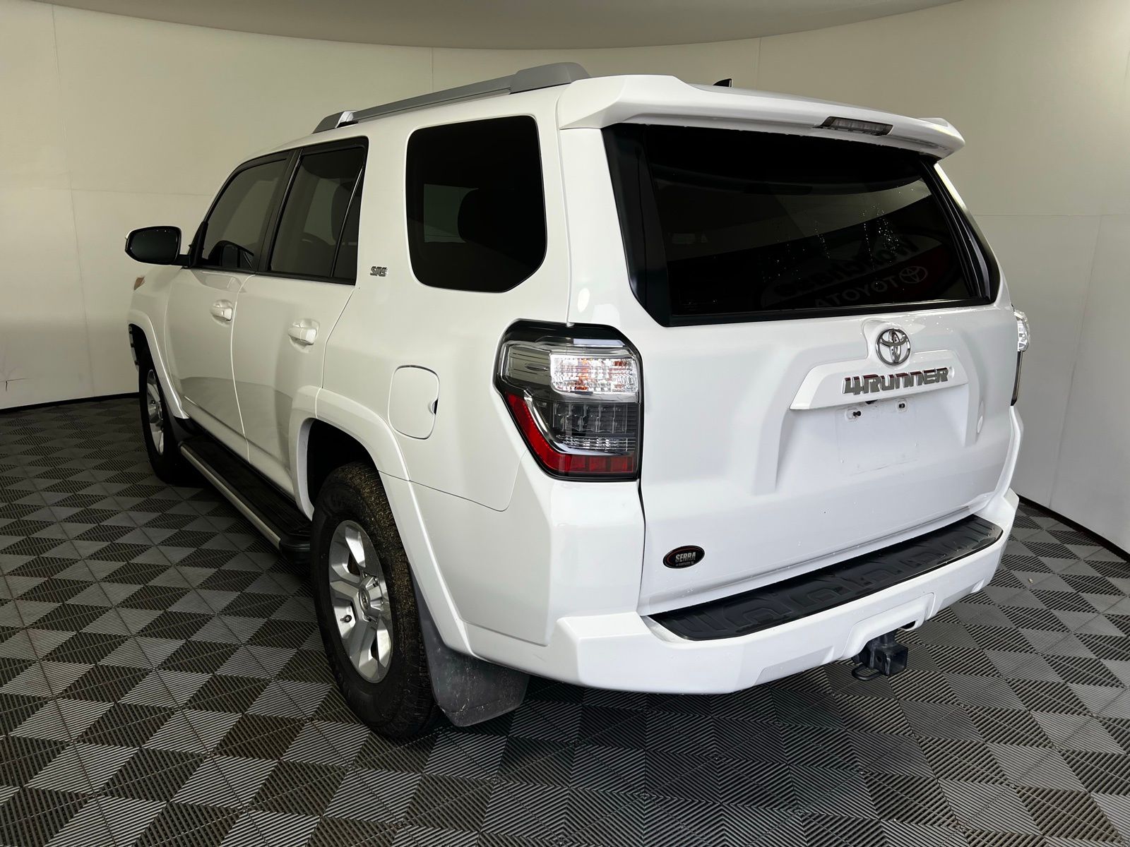 Thumbnail: 2017 Toyota 4Runner - 7