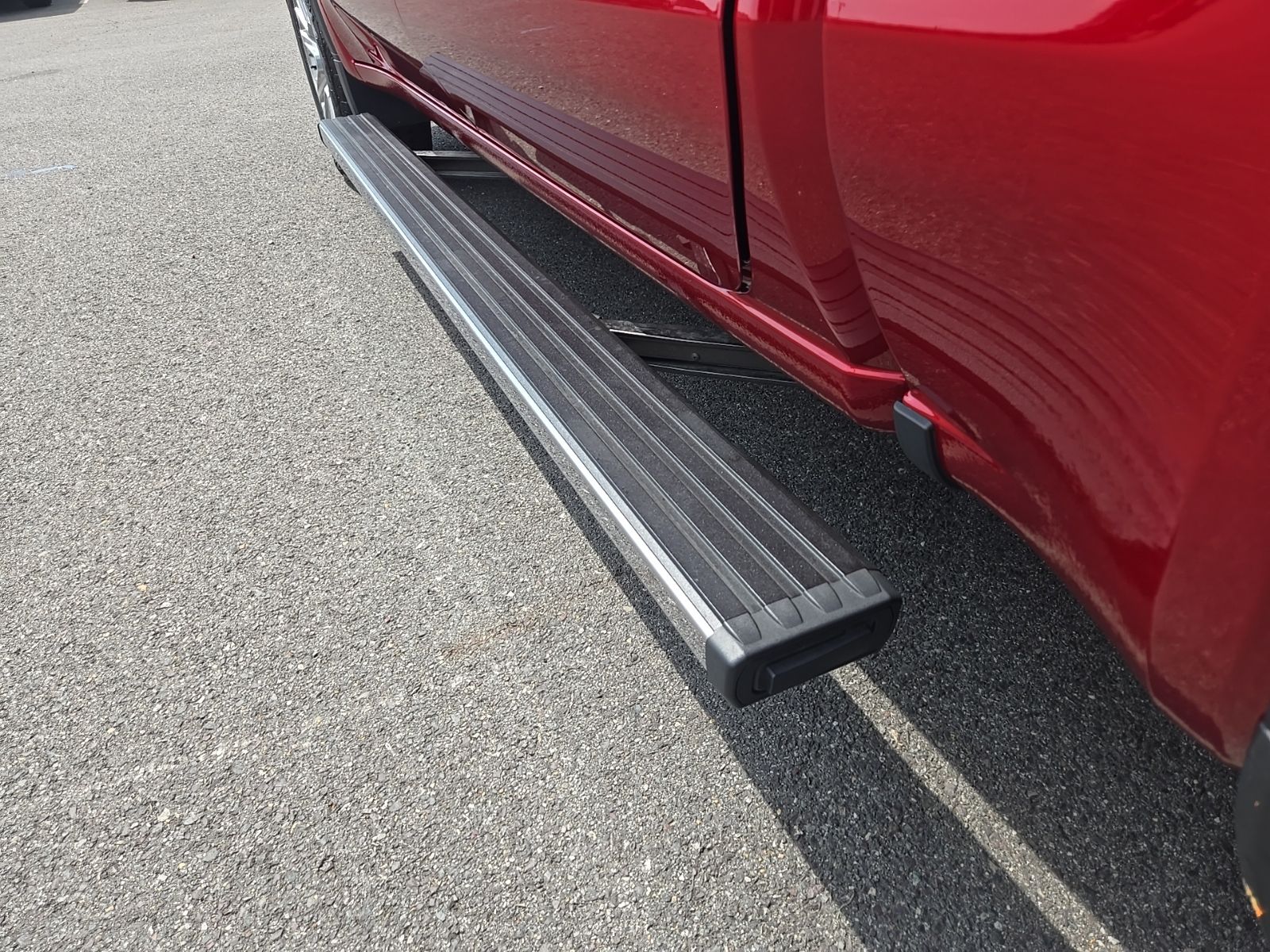 Used 2024 Red GMC Denali image 33