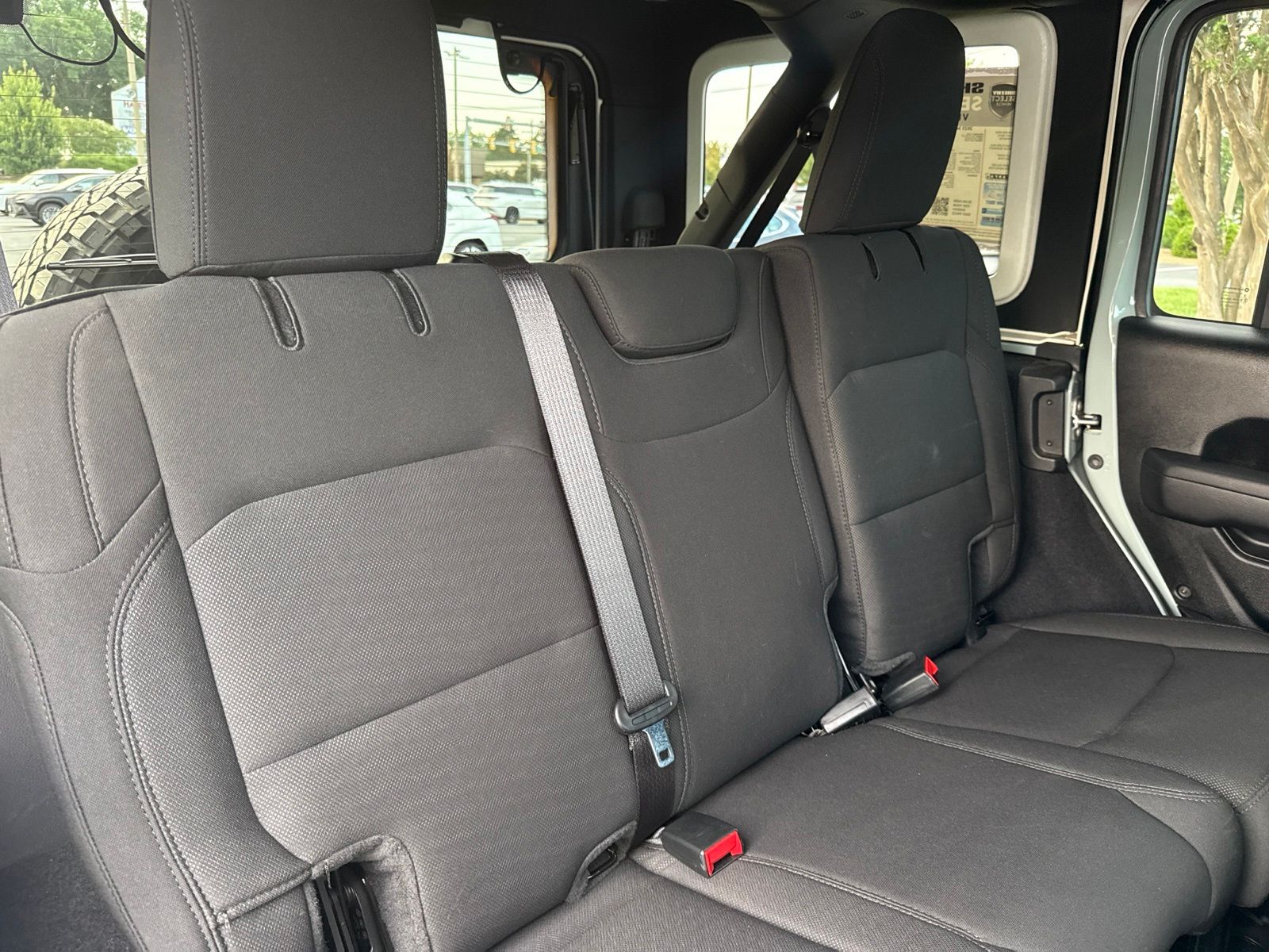 Used 2023  Jeep Sport image 26