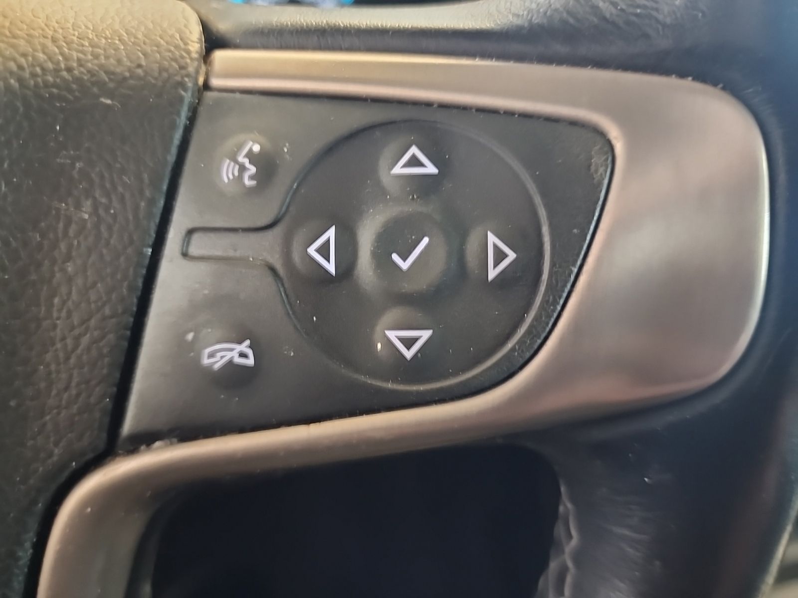 Used 2018 Onyx Black GMC Denali image 19