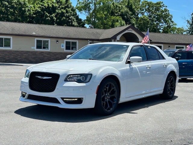 2019 Chrysler 300 S's photo