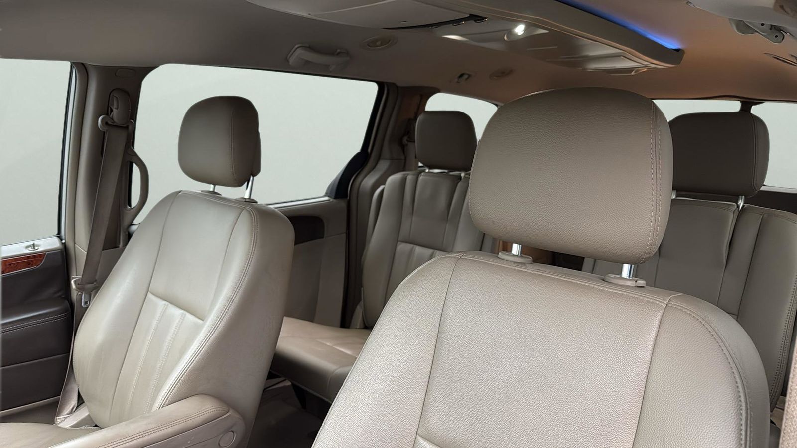 Used Car 2016 Chrysler Town & Country  Touring For Sale Under $10,000 In Austin, Texas