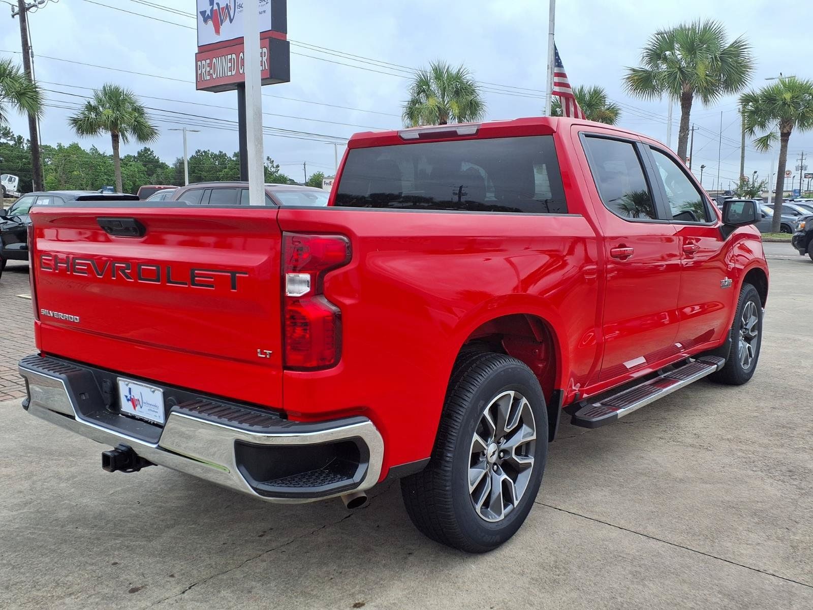 2022 Chevrolet Silverado 1500 LT - 4
