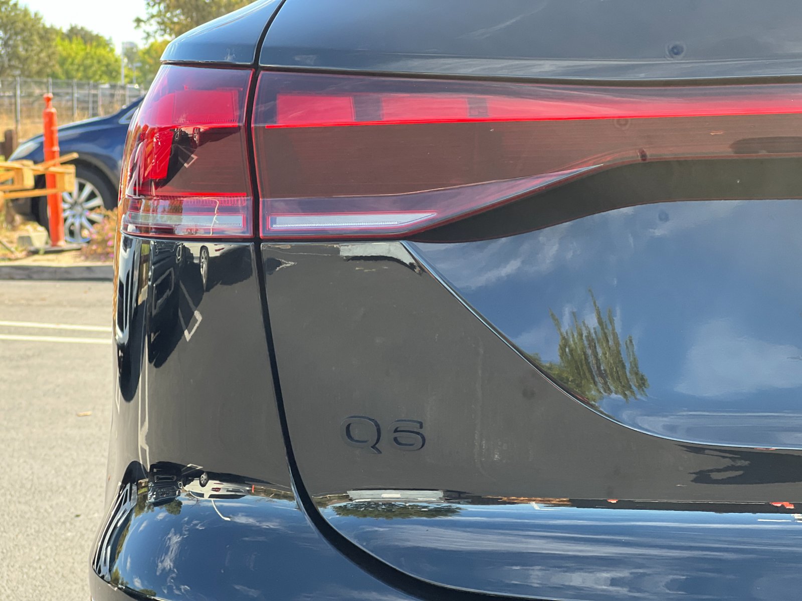 2025 Audi Q6 e-tron Premium Plus — foto completa 26 de 28