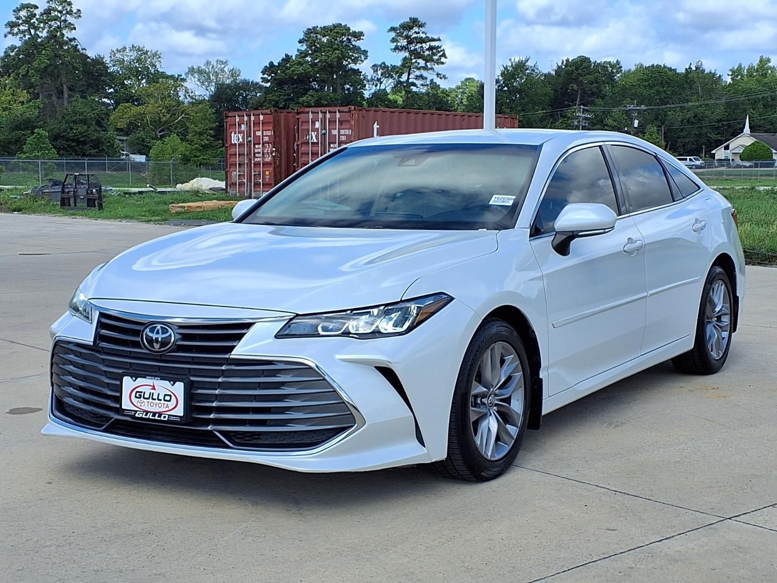 2019 Toyota Avalon XLE Beige at Community Toyota