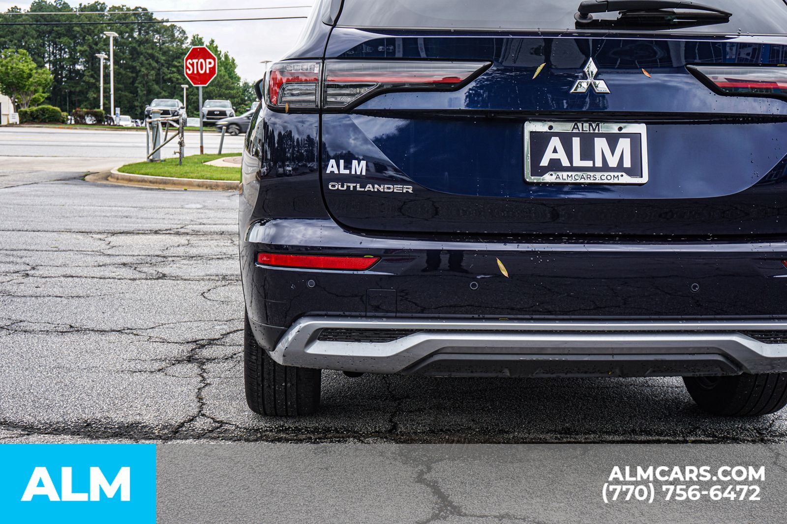 Used 2025 Blue Mitsubishi SE image 17