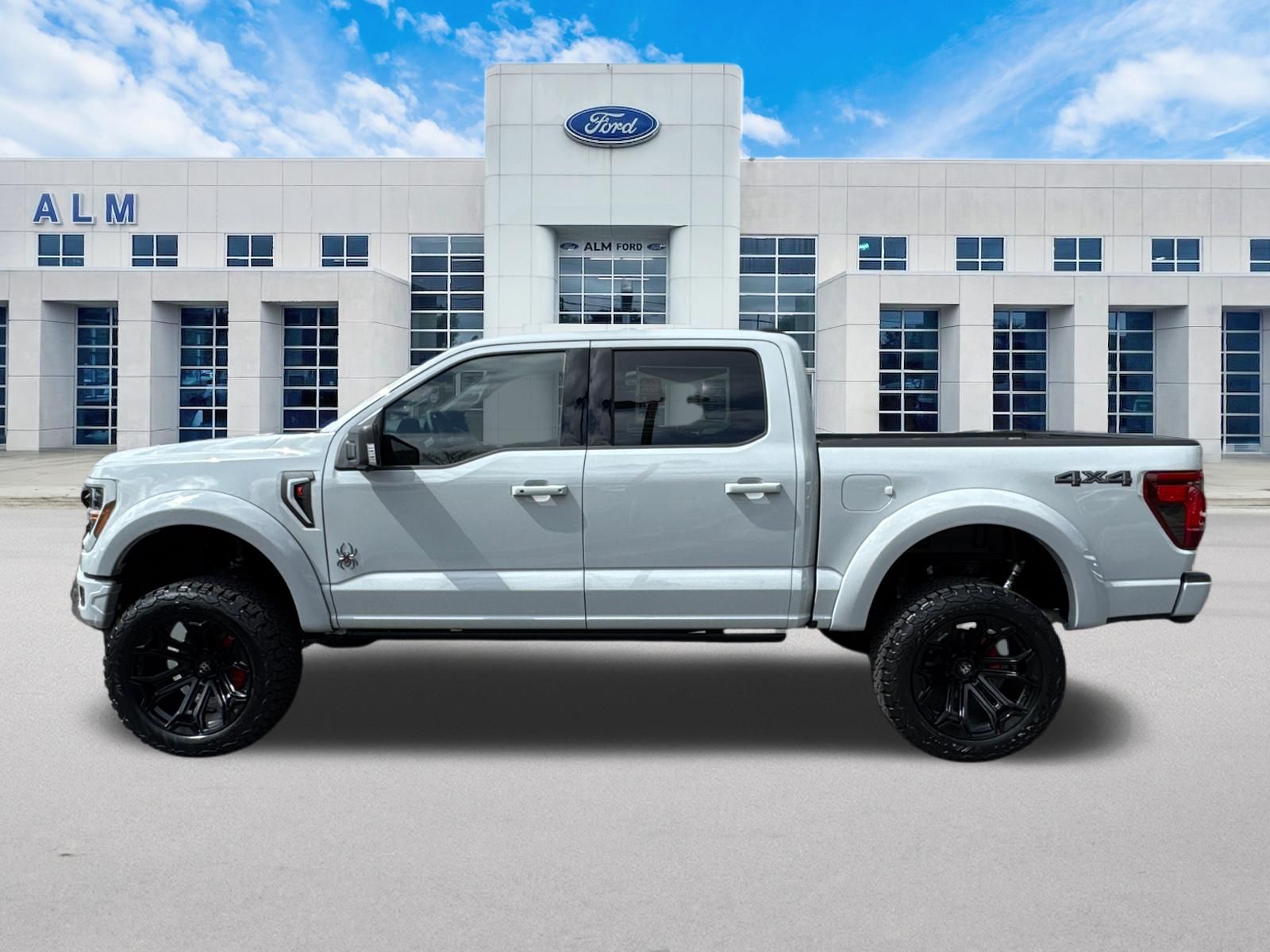 New 2026 Avalanche Ford XLT image 9